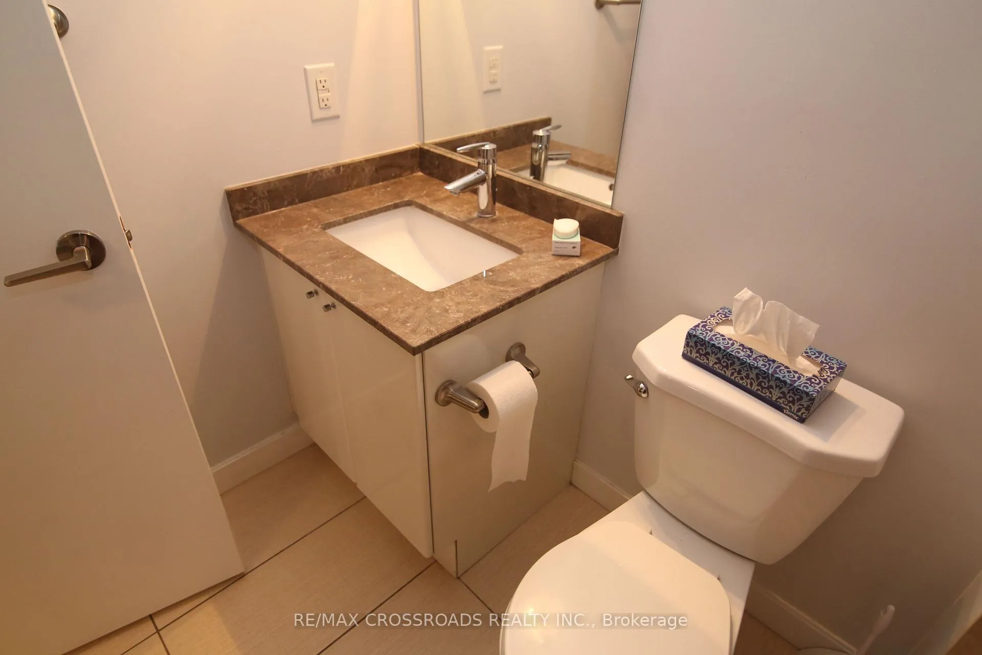 Photo 10 of Unit 401, 18 Harbour Street, Toronto, Waterfront Communities — HOMEH