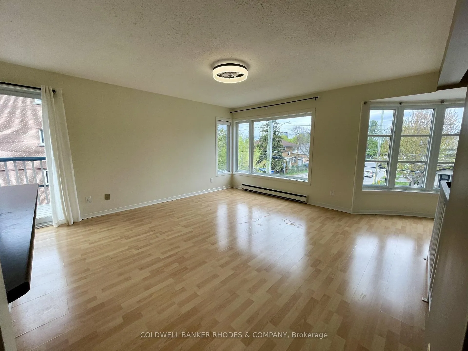 Photo 3 of Unit 1, 1204 Shillington Avenue, Ottawa, Carlington — HOMEH