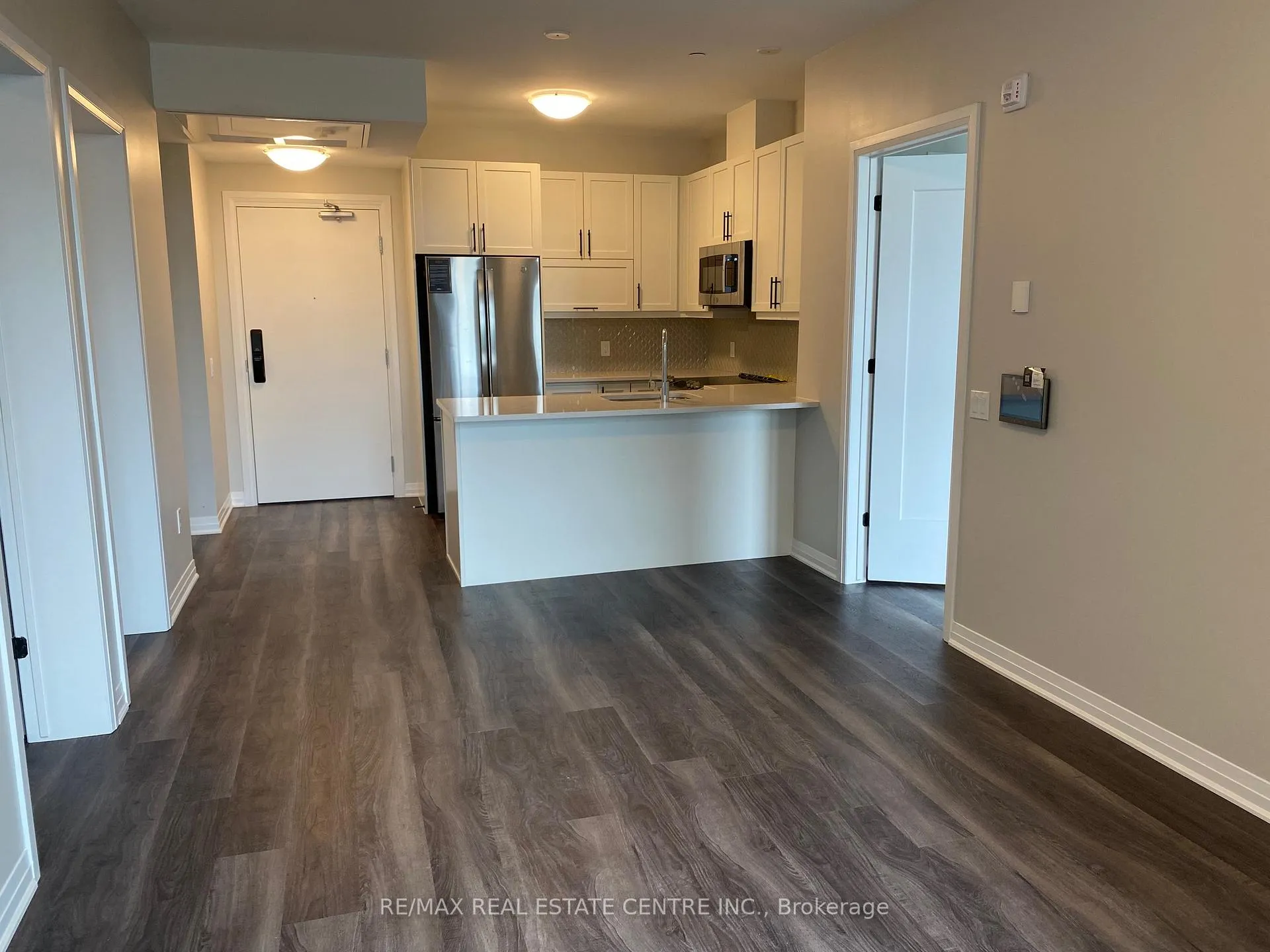 Photo 5 of Unit 228, 95 Dundas Street W, Oakville, Glenorchy — HOMEH