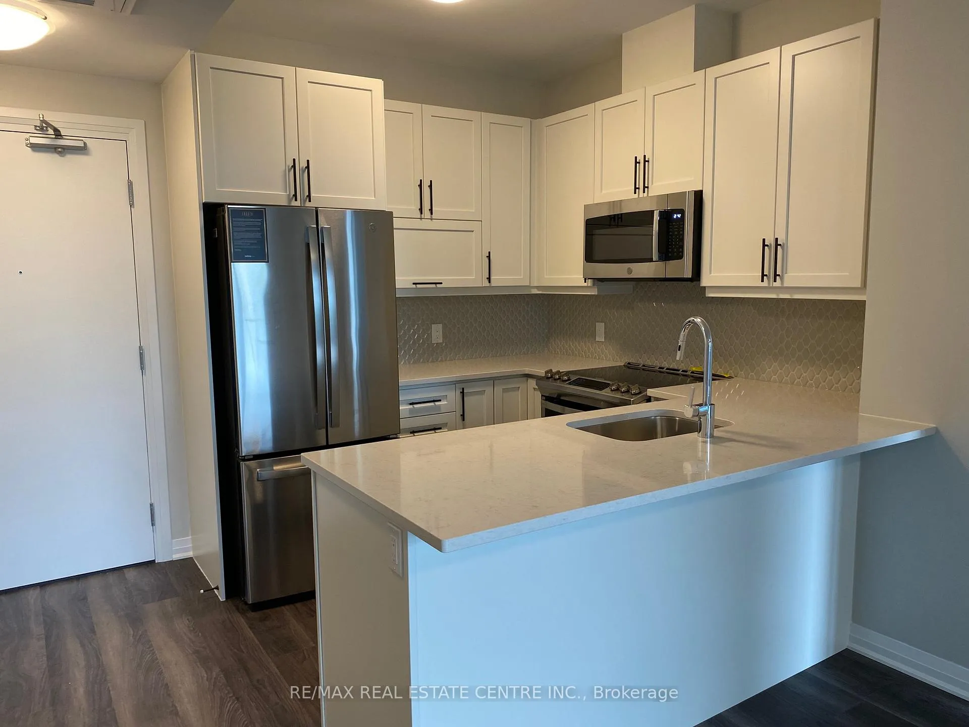 Photo 6 of Unit 228, 95 Dundas Street W, Oakville, Glenorchy — HOMEH