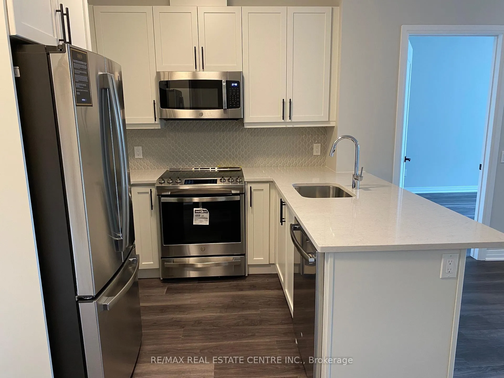 Photo 7 of Unit 228, 95 Dundas Street W, Oakville, Glenorchy — HOMEH