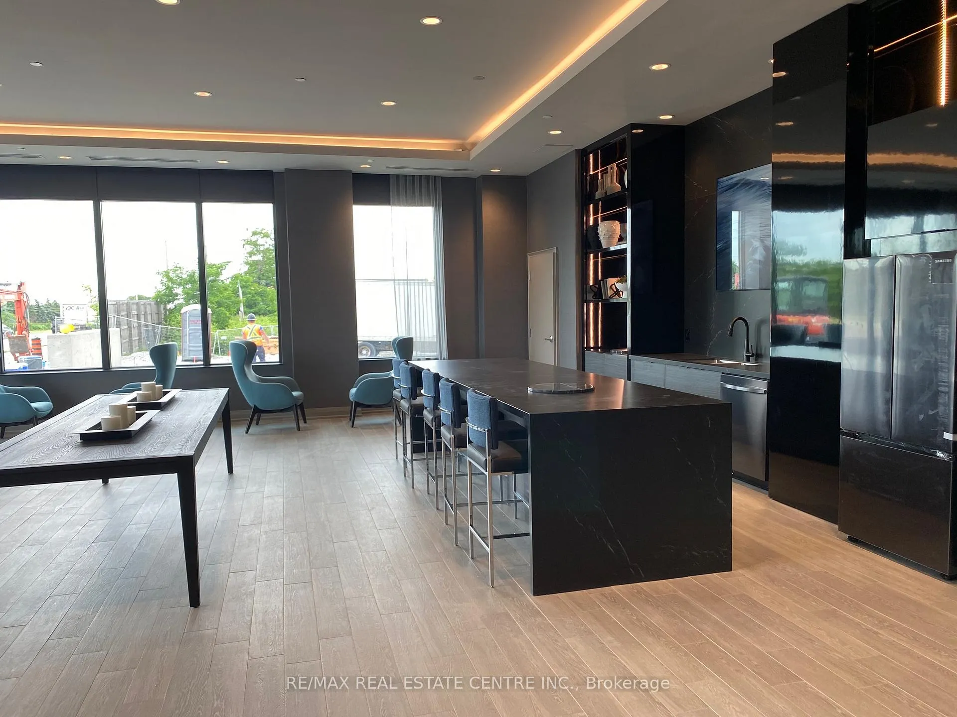Photo 18 of Unit 228, 95 Dundas Street W, Oakville, Glenorchy — HOMEH