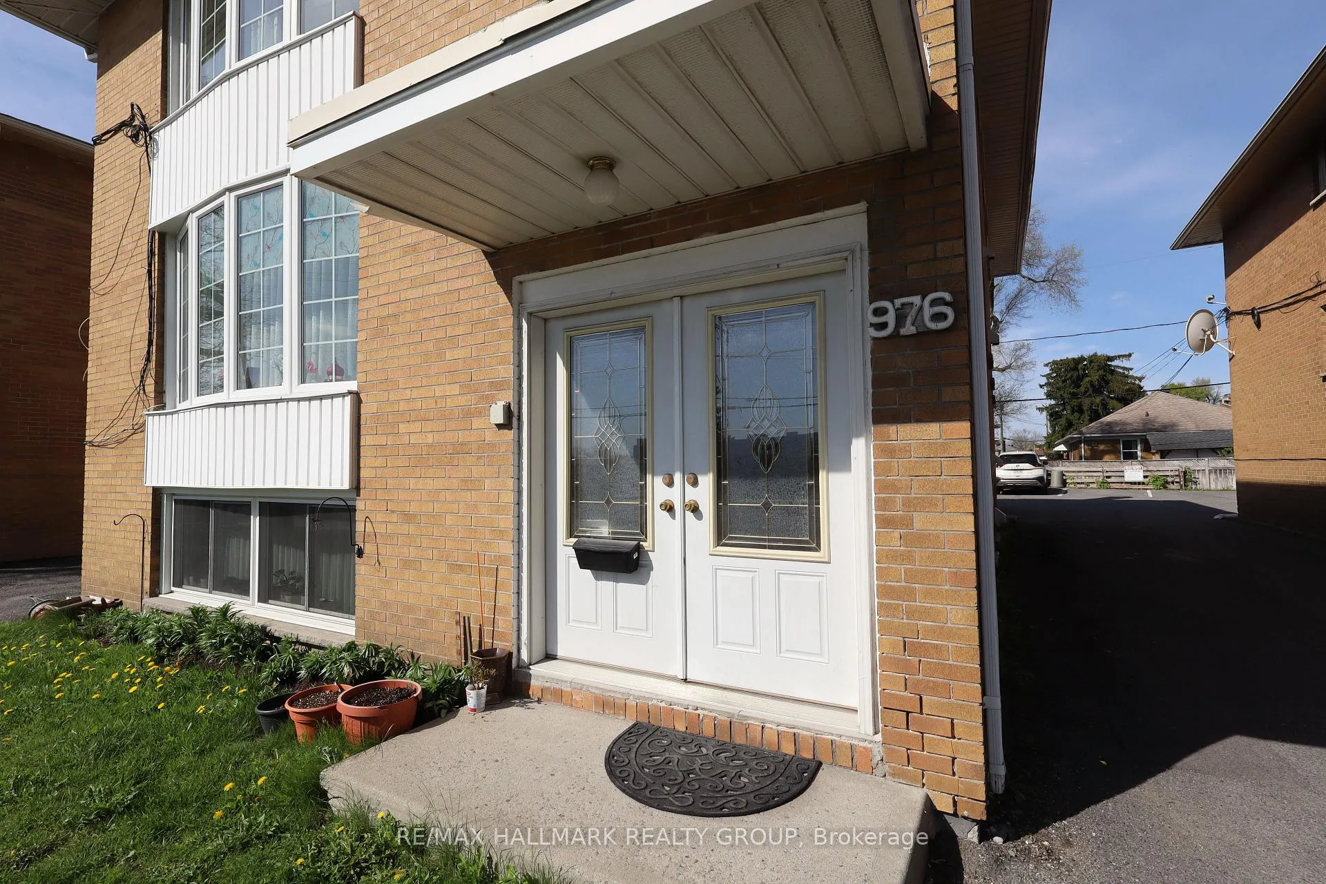 Photo 3 of Unit 2, 976 St Laurent Boulevard, Ottawa, Overbrook/Castle Heights — HOMEH