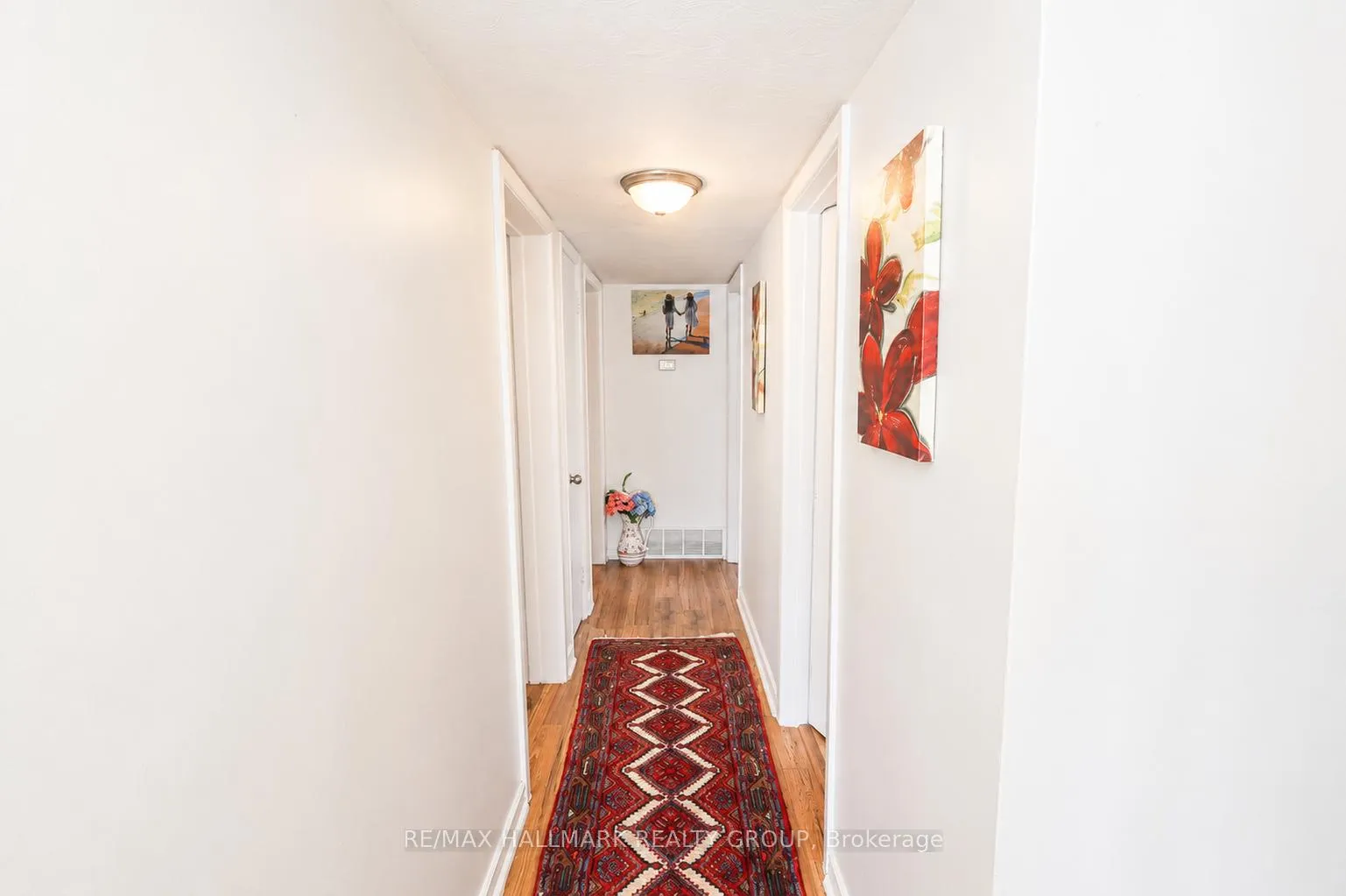 Photo 4 of Unit 2, 976 St Laurent Boulevard, Ottawa, Overbrook/Castle Heights — HOMEH