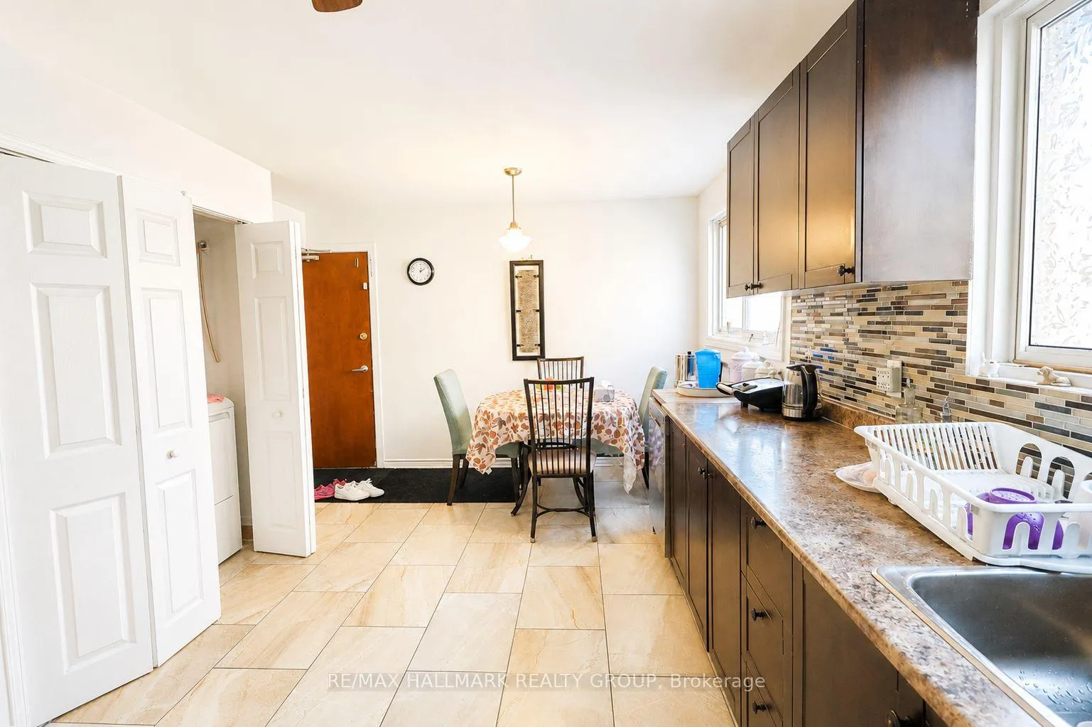 Photo 5 of Unit 2, 976 St Laurent Boulevard, Ottawa, Overbrook/Castle Heights — HOMEH