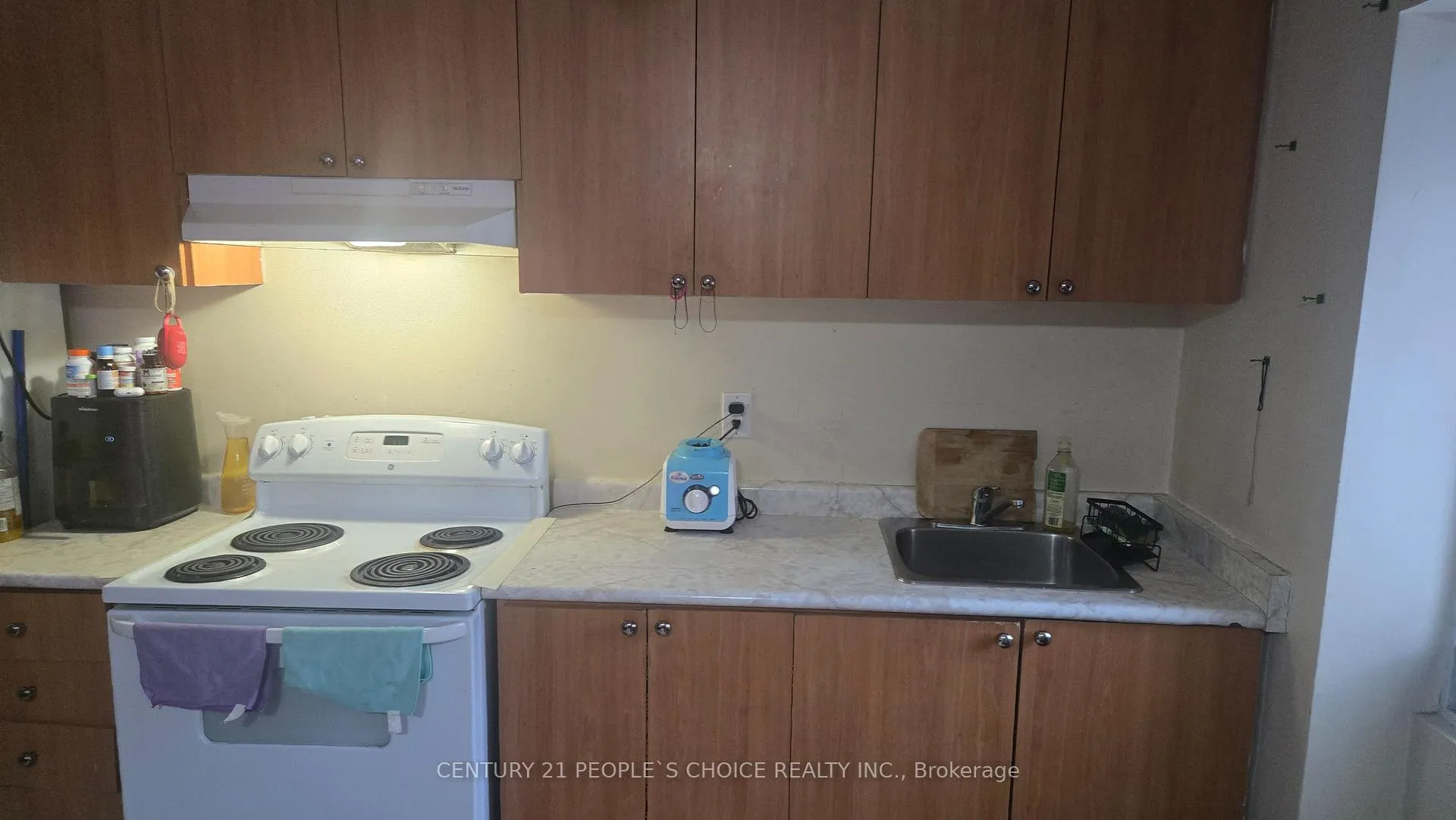 Photo 8 of 68 Pennyroyal Crescent, Brampton, Bramalea North Industrial — HOMEH