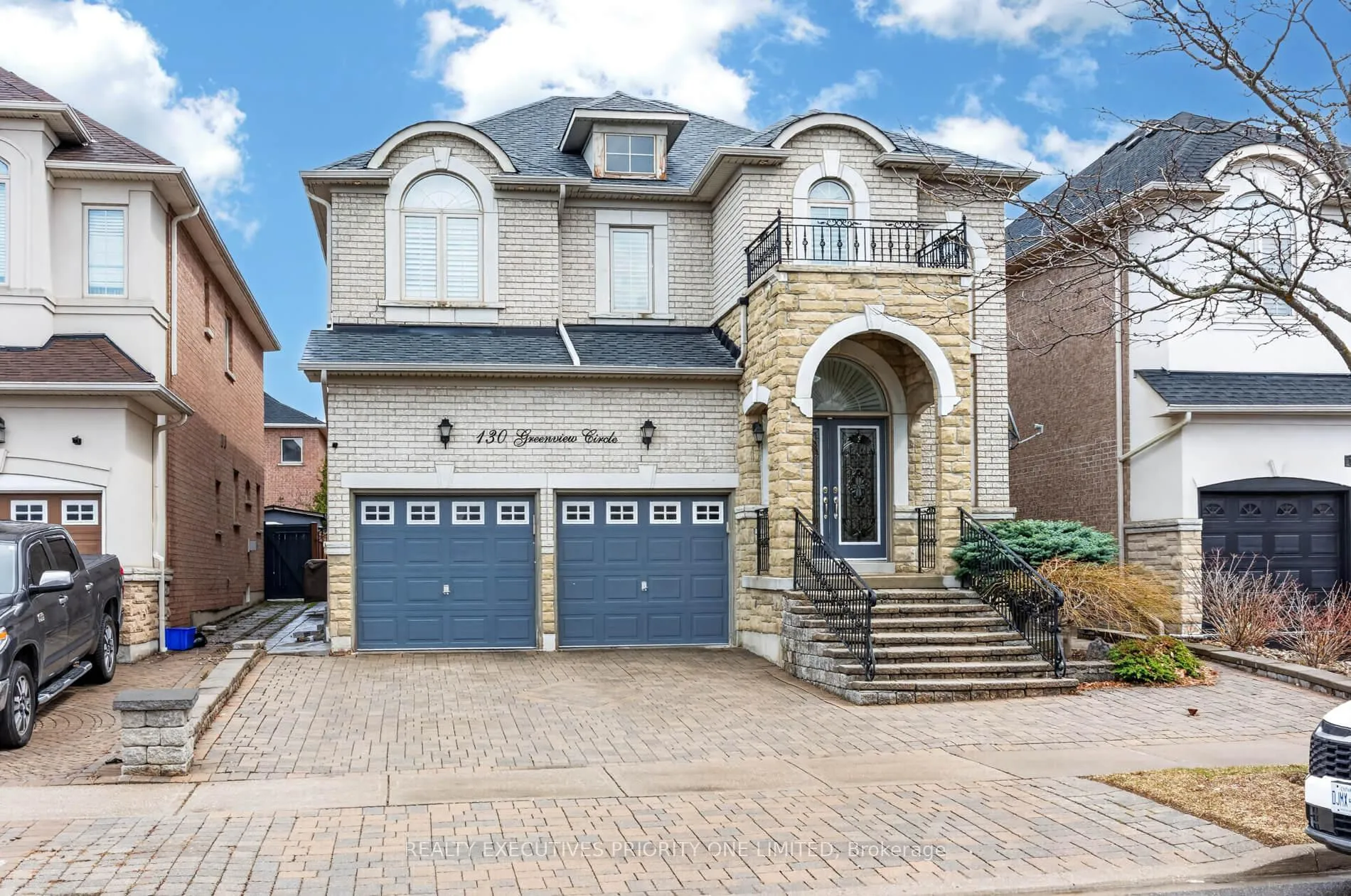 Photo 1 of 130 Greenview Circle, Vaughan, Rural Vaughan — HOMEH