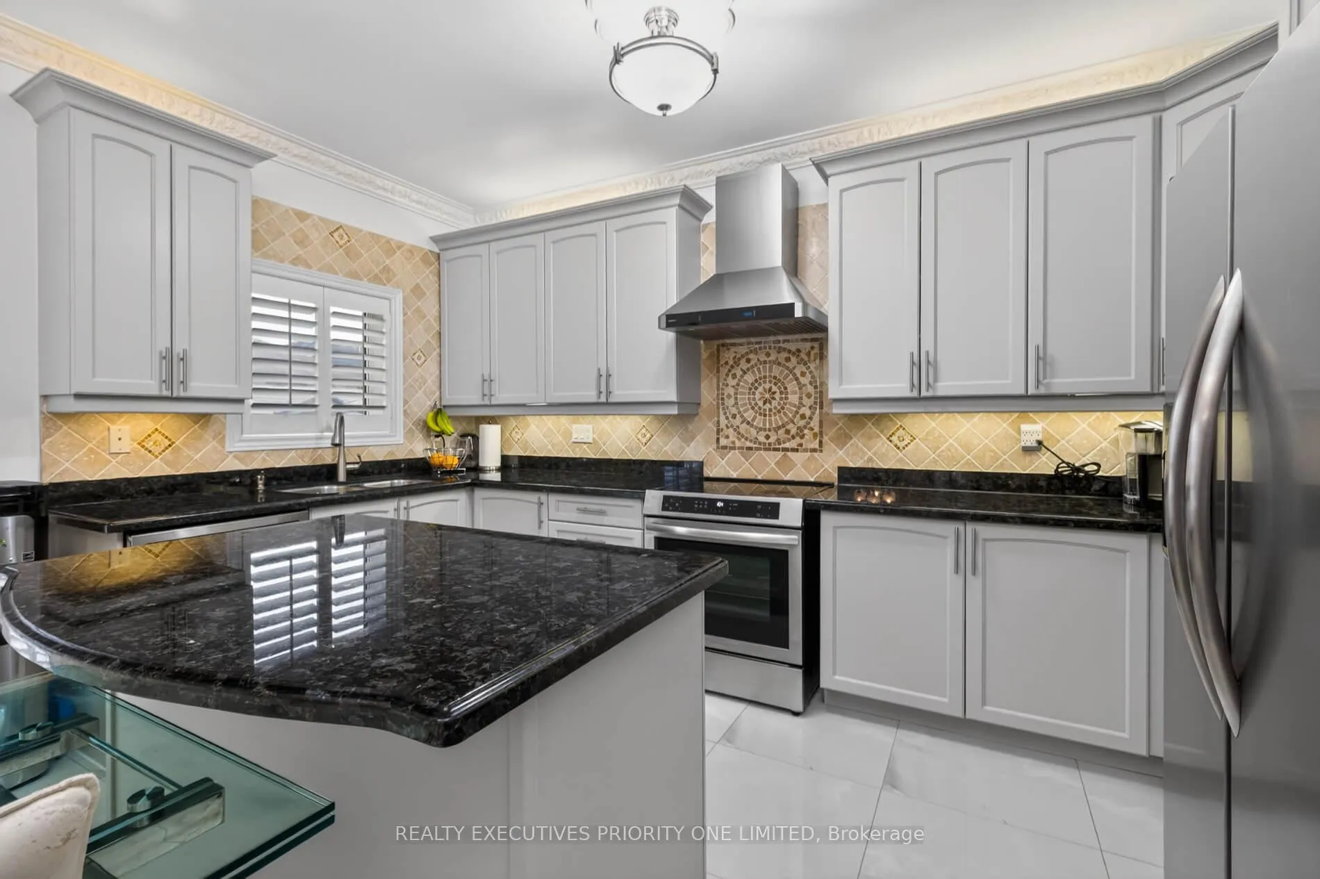 Photo 13 of 130 Greenview Circle, Vaughan, Rural Vaughan — HOMEH
