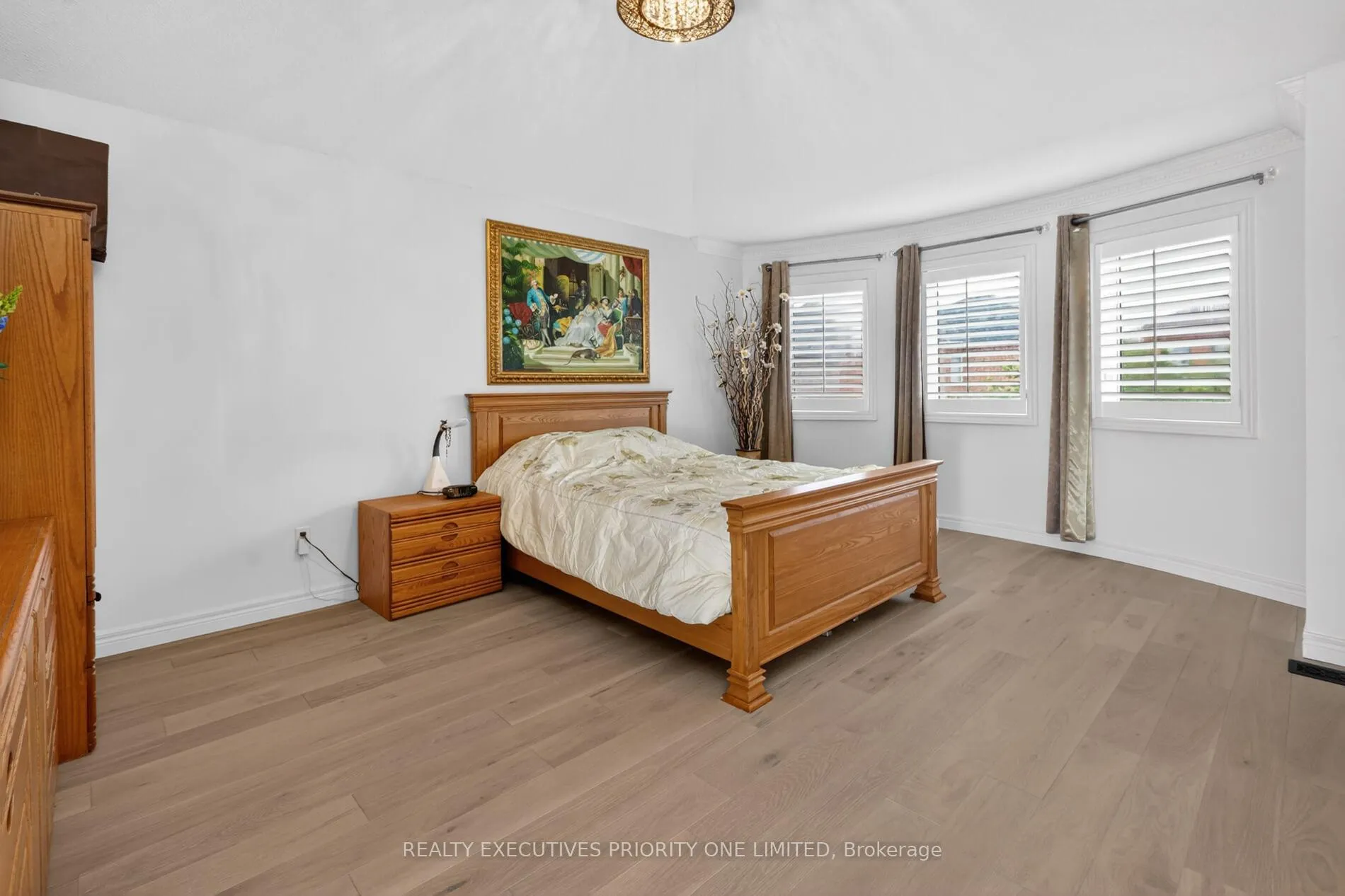 Photo 23 of 130 Greenview Circle, Vaughan, Rural Vaughan — HOMEH