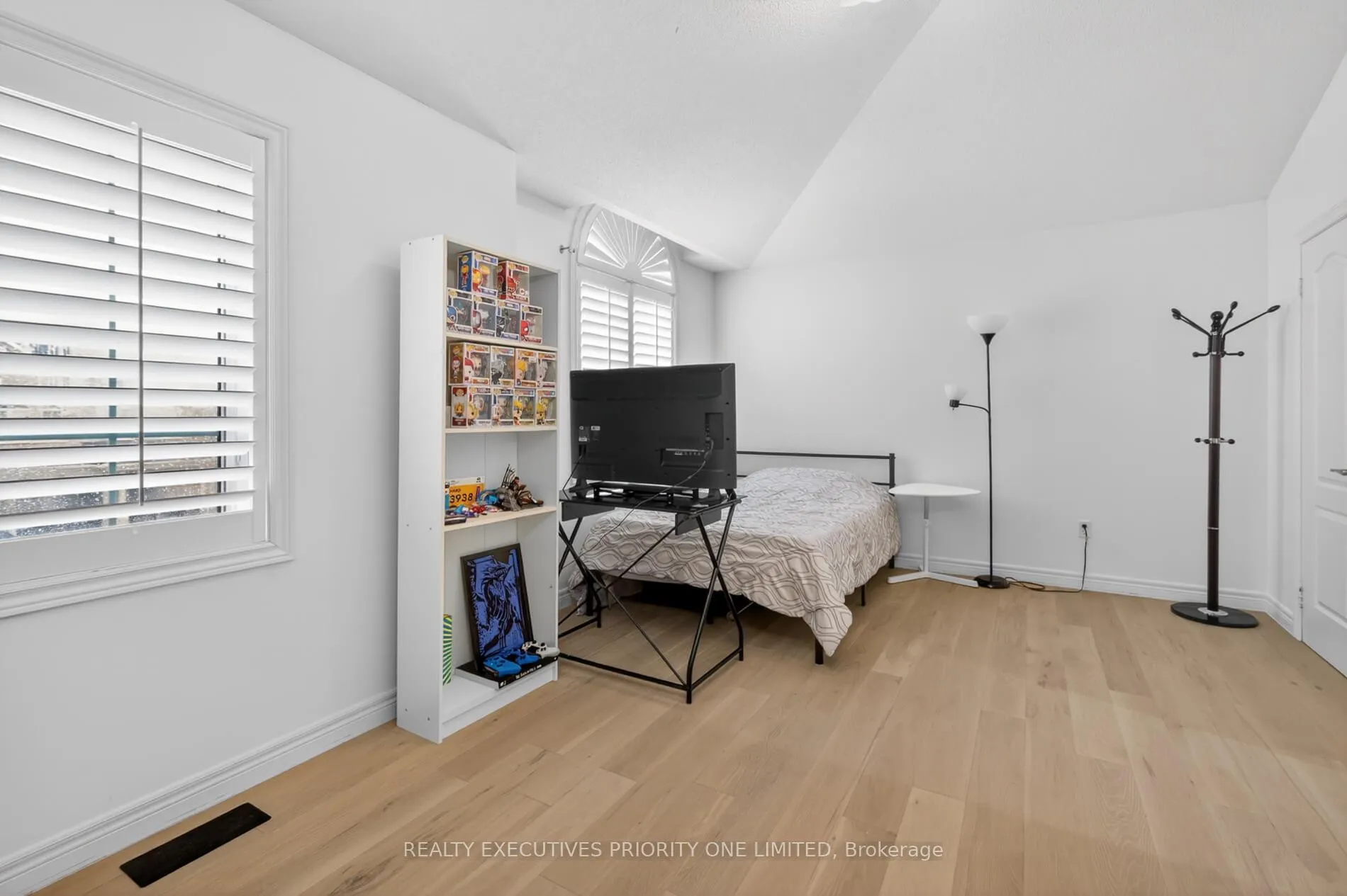 Photo 28 of 130 Greenview Circle, Vaughan, Rural Vaughan — HOMEH