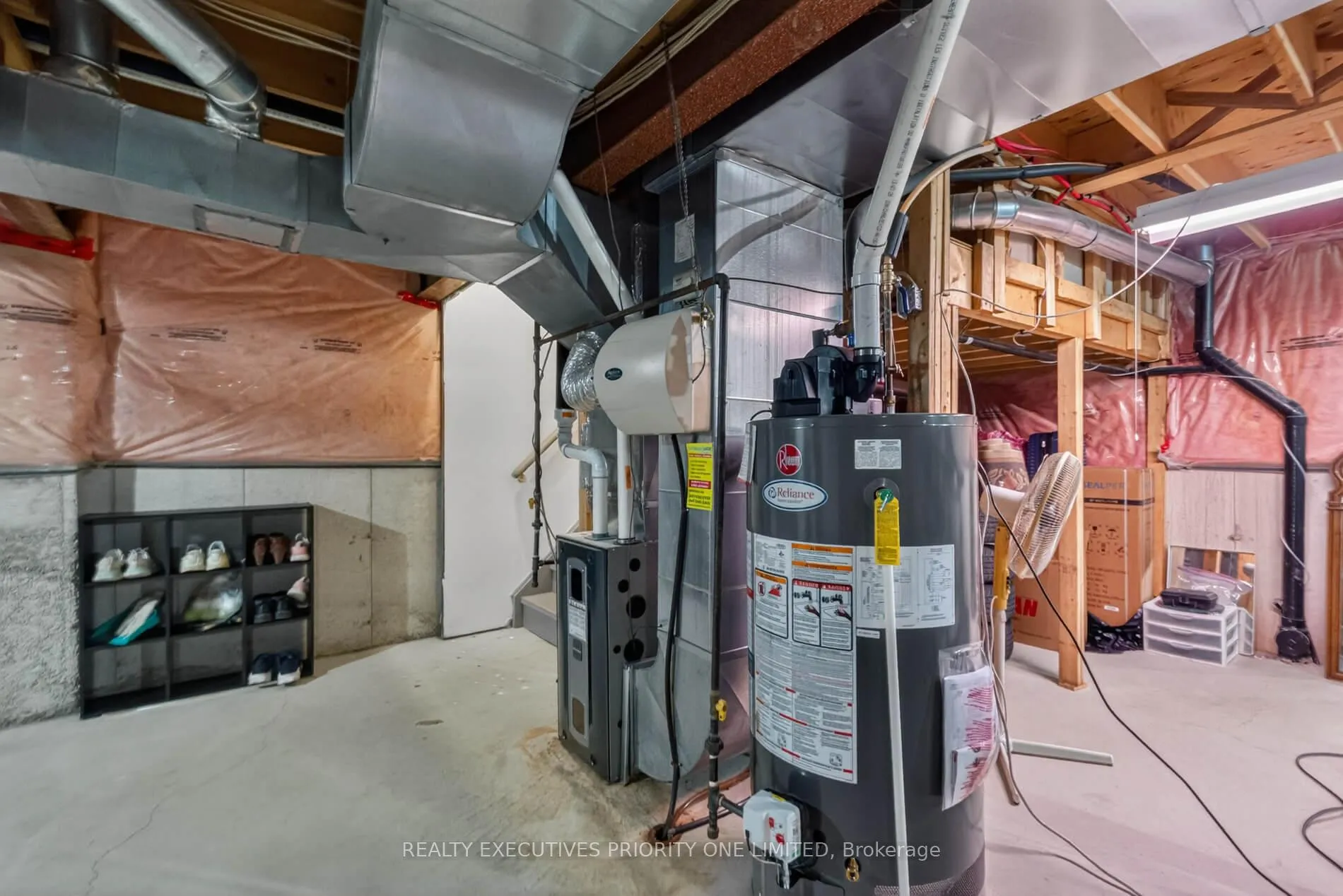 Photo 35 of 130 Greenview Circle, Vaughan, Rural Vaughan — HOMEH