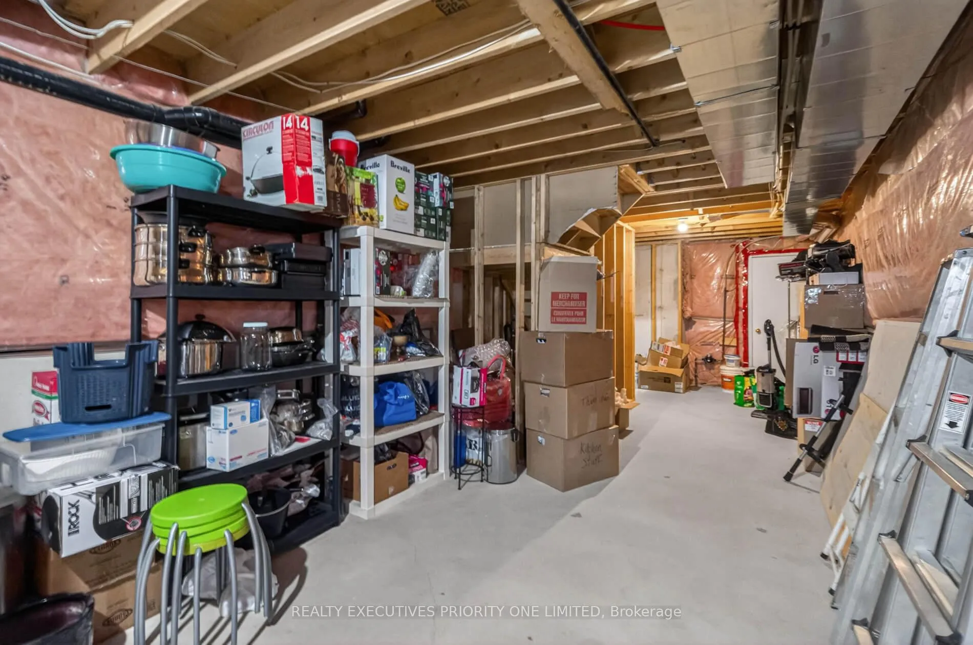 Photo 37 of 130 Greenview Circle, Vaughan, Rural Vaughan — HOMEH