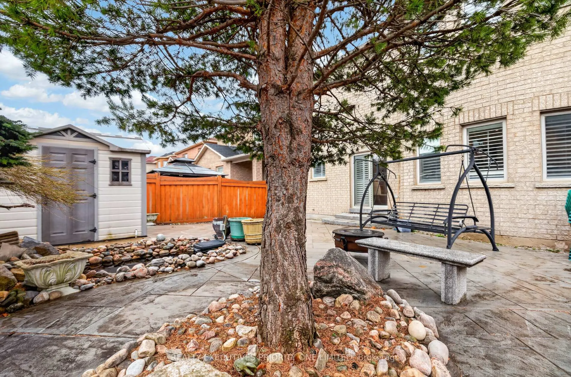 Photo 43 of 130 Greenview Circle, Vaughan, Rural Vaughan — HOMEH