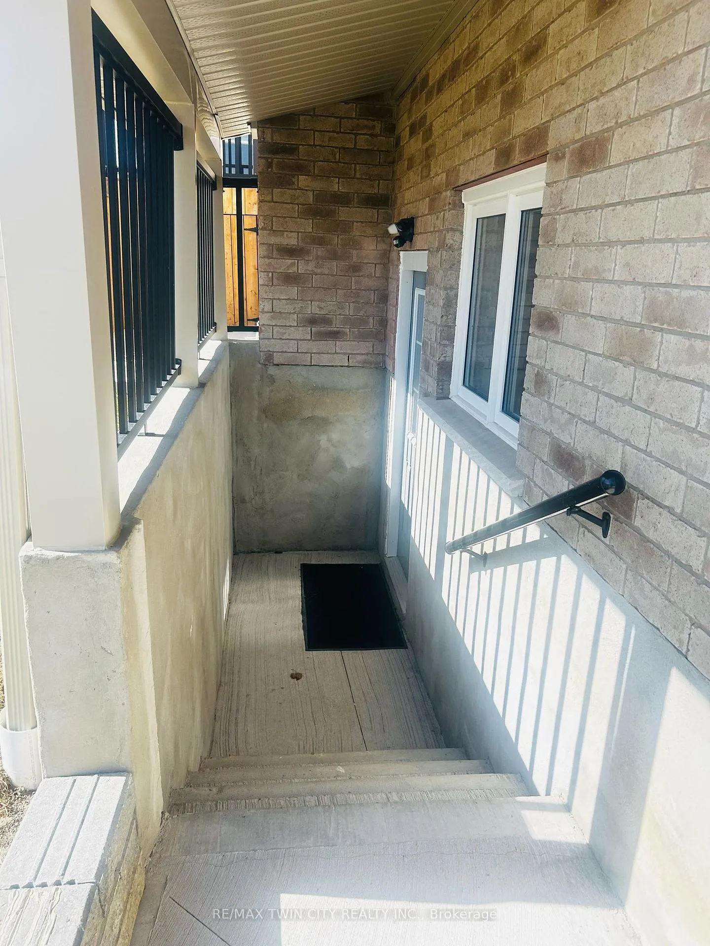 Photo 16 of Unit Basement, 513 Blair Creek Drive, Kitchener — HOMEH