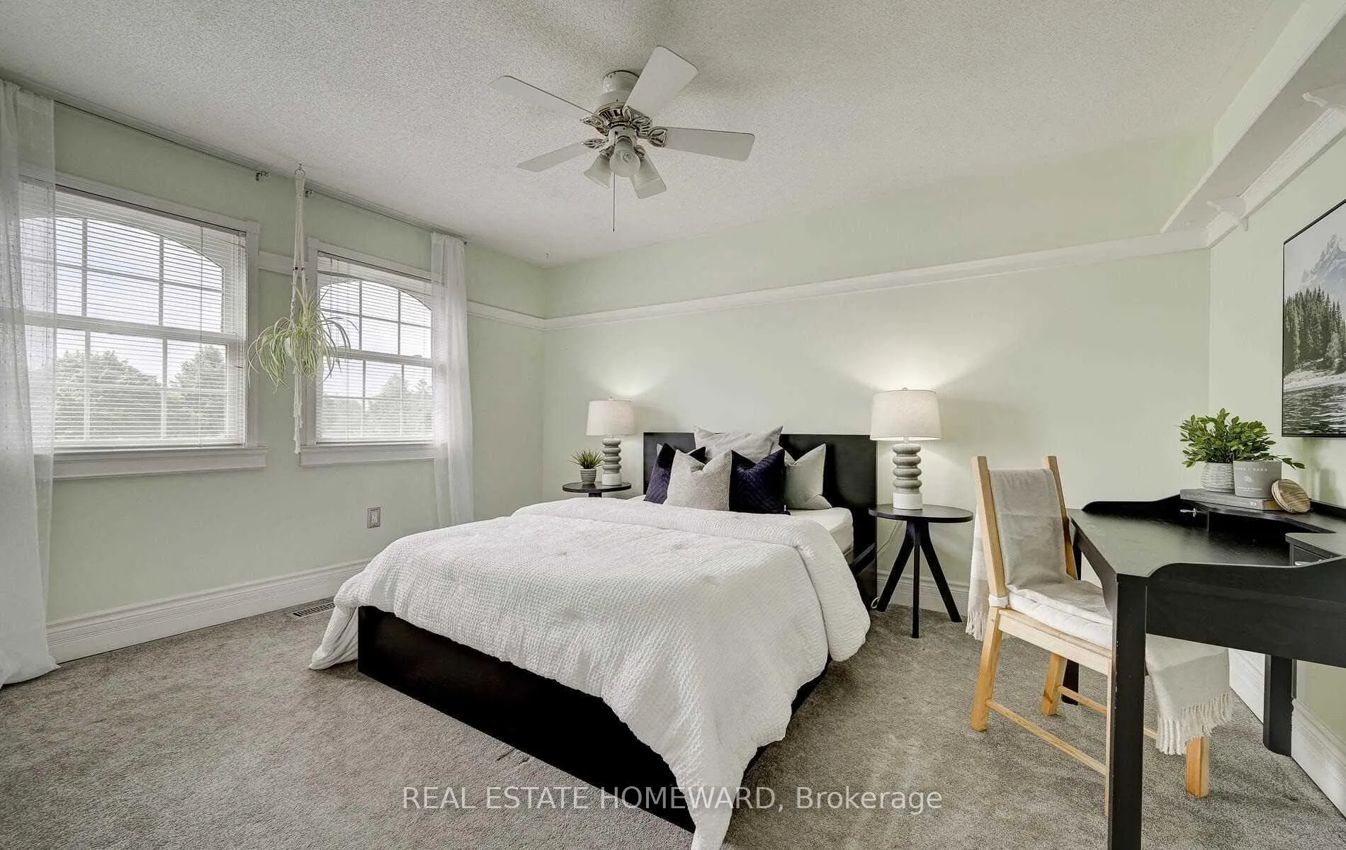 Photo 15 of 16 Wells Crescent, Whitby, Brooklin — HOMEH