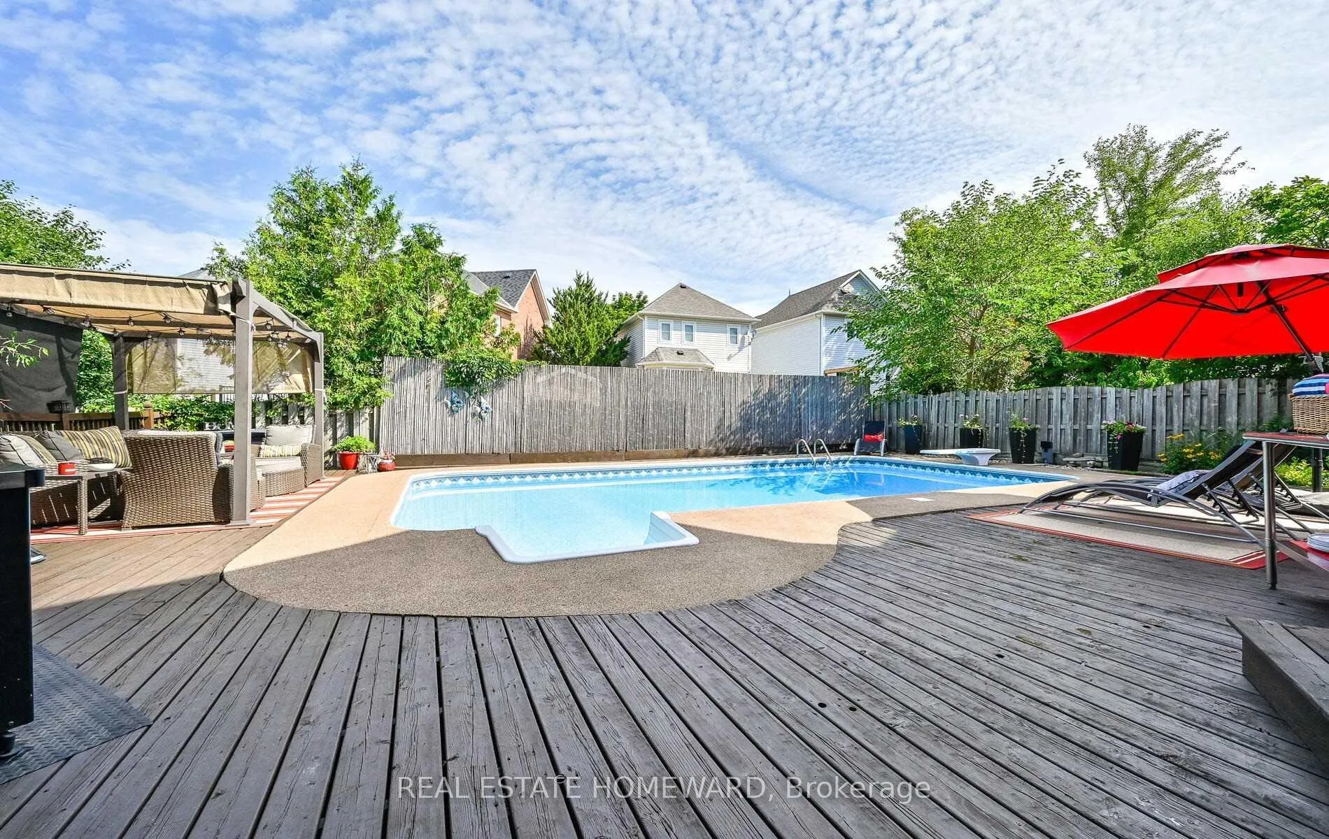 Photo 18 of 16 Wells Crescent, Whitby, Brooklin — HOMEH