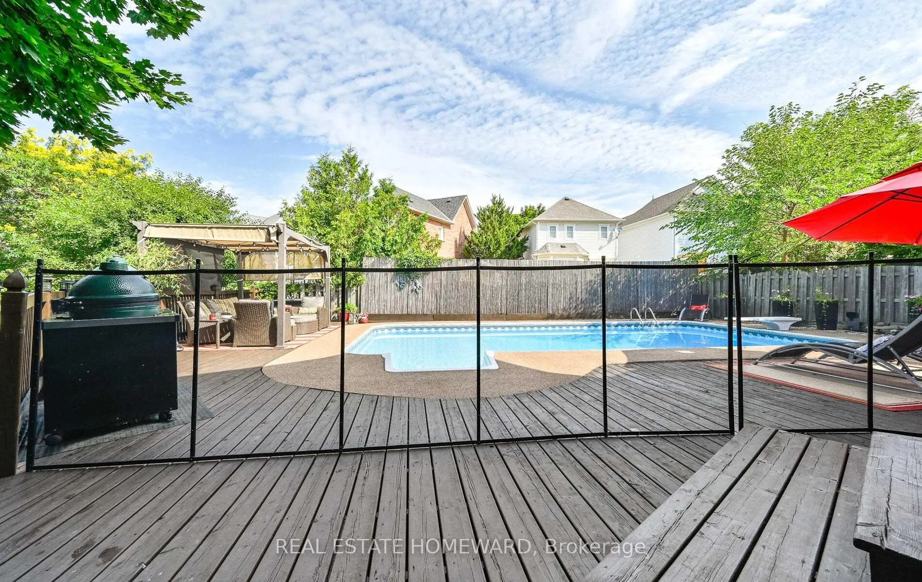 Photo 20 of 16 Wells Crescent, Whitby, Brooklin — HOMEH