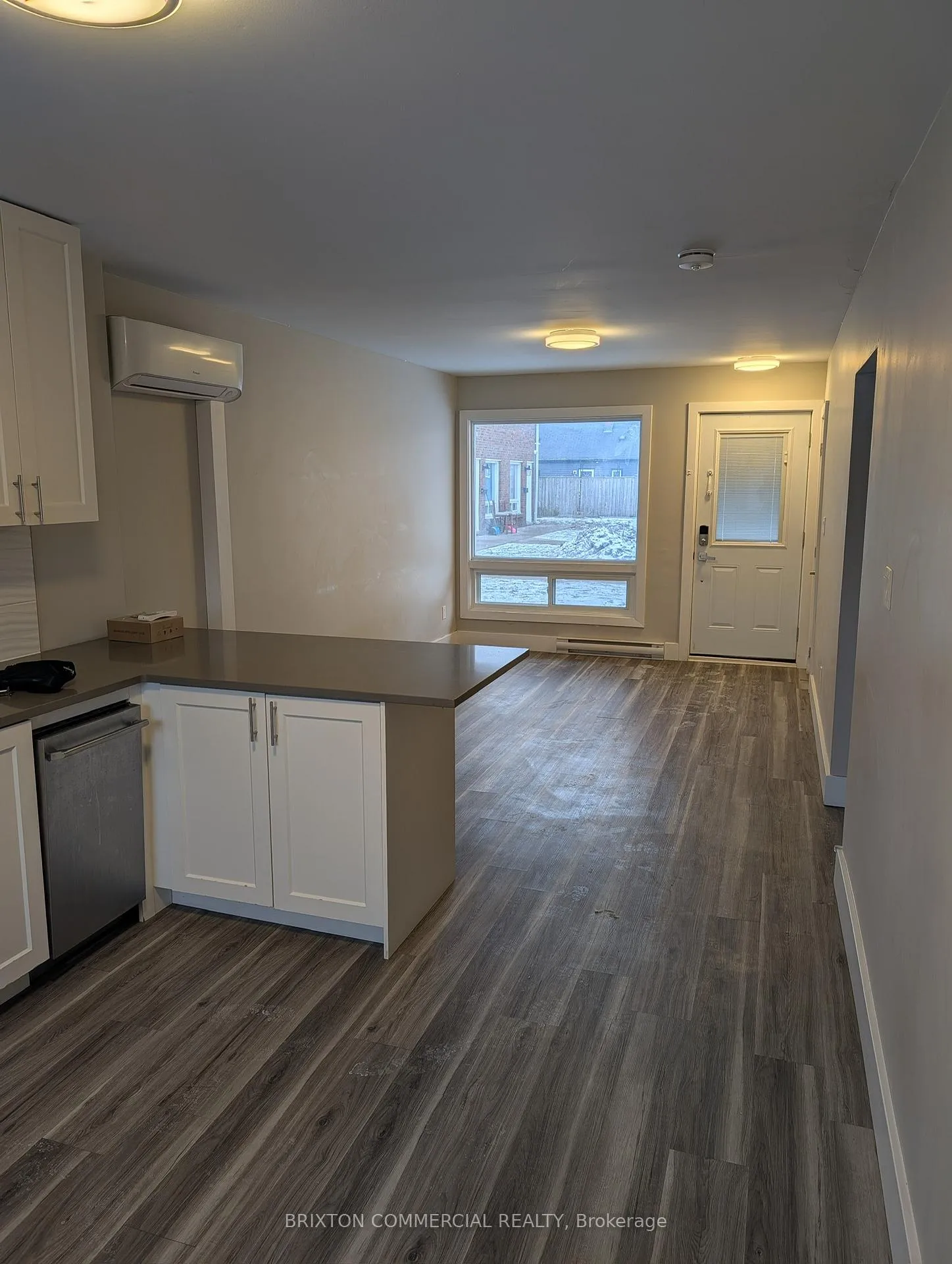 Photo 2 of Unit 10, 75 Elm Street, St. Thomas — HOMEH