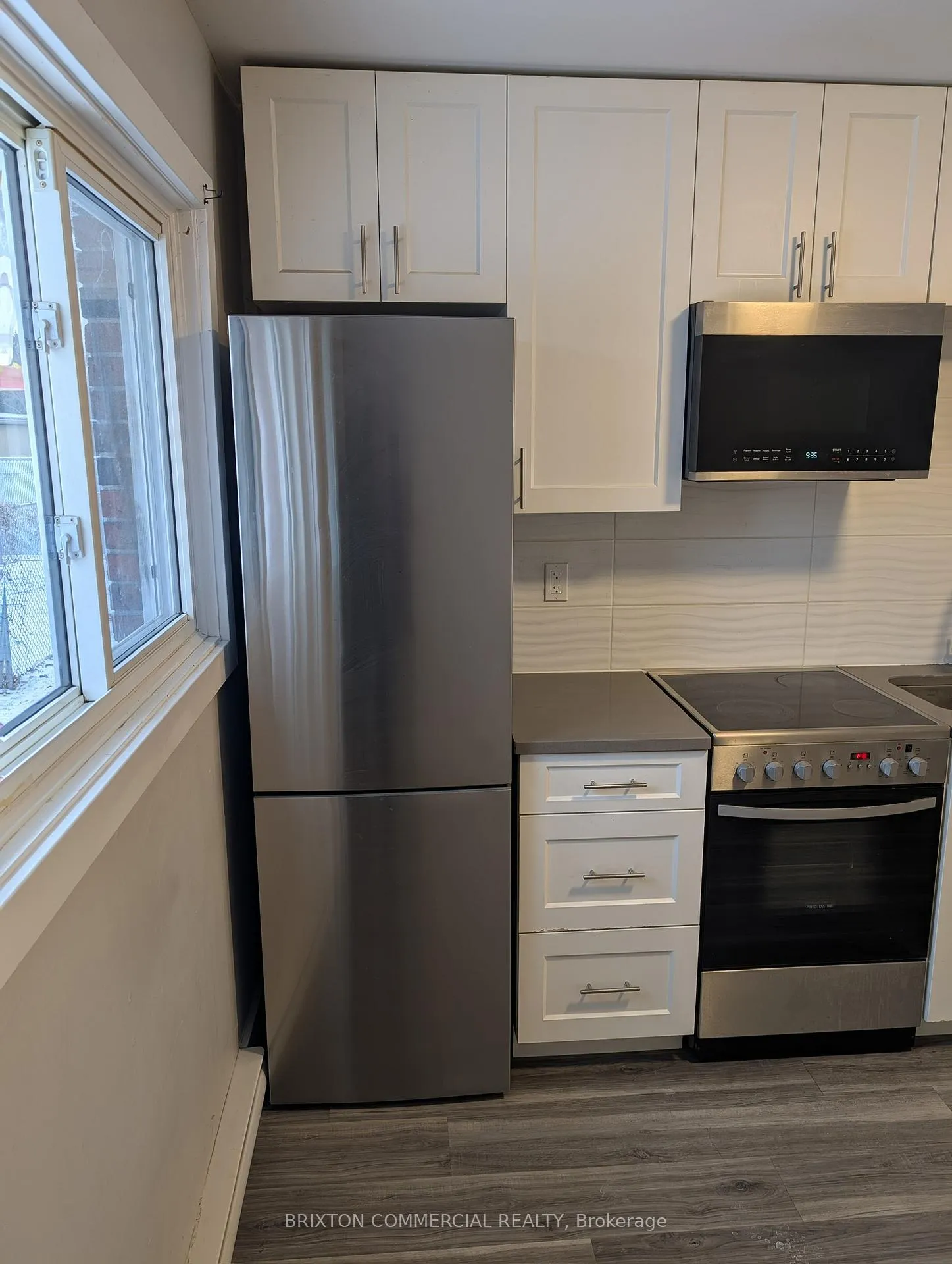 Photo 3 of Unit 10, 75 Elm Street, St. Thomas — HOMEH