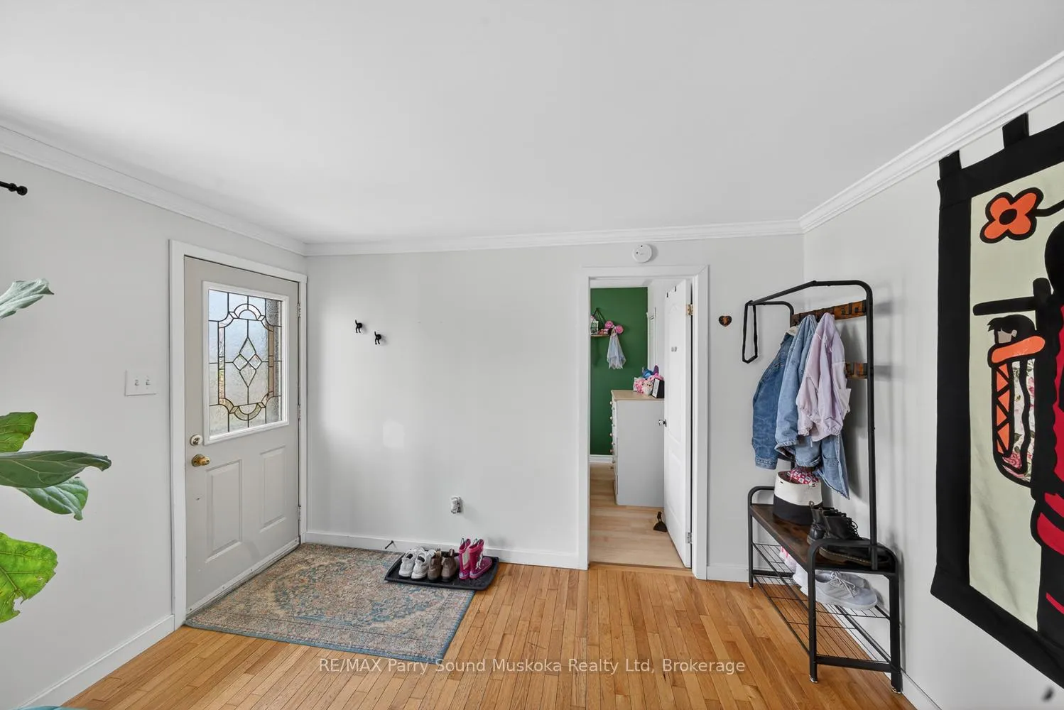 Photo 3 of 23 Highland Crescent, Parry Sound — HOMEH