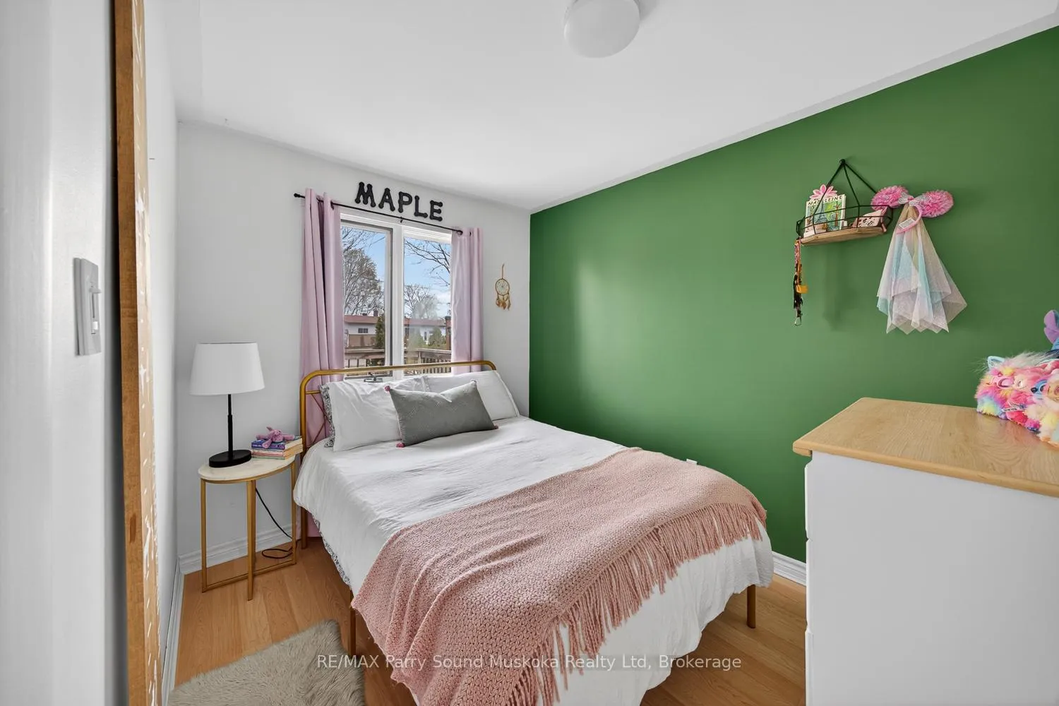 Photo 9 of 23 Highland Crescent, Parry Sound — HOMEH