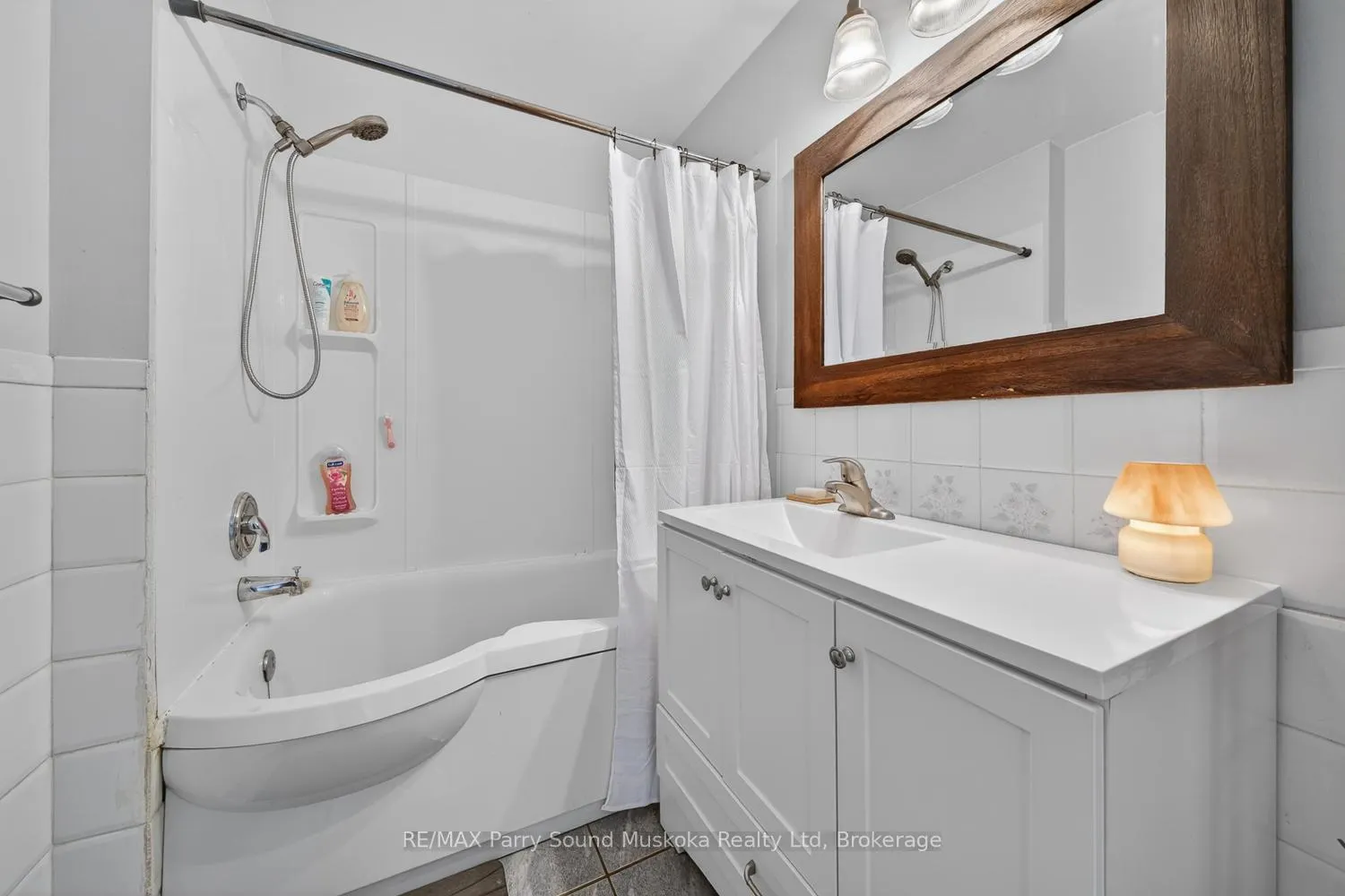 Photo 13 of 23 Highland Crescent, Parry Sound — HOMEH