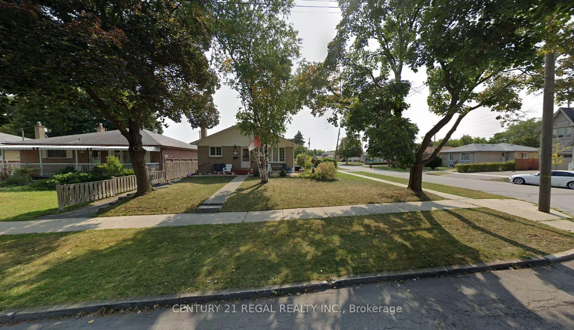 Photo 1 of 9 Guiness Avenue, Etobicoke, West Humber-Clairville — HOMEH