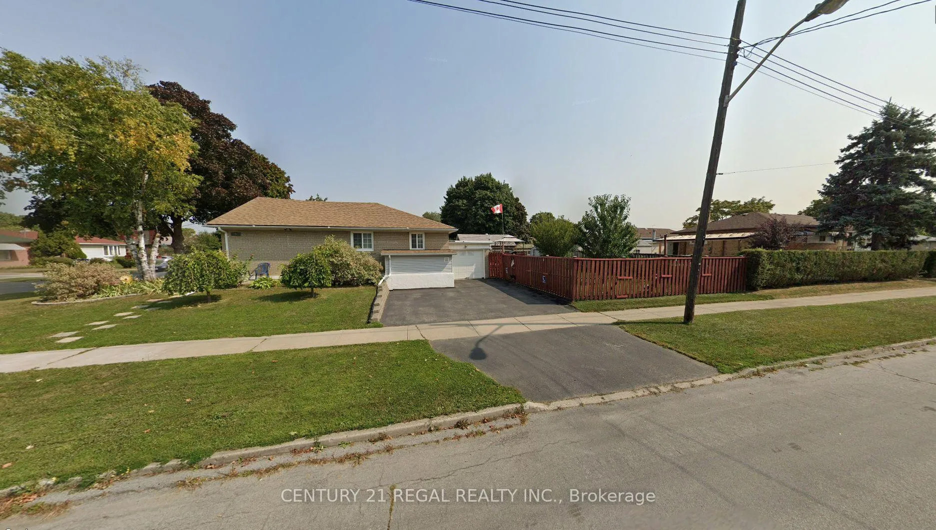 Photo 11 of 9 Guiness Avenue, Etobicoke, West Humber-Clairville — HOMEH