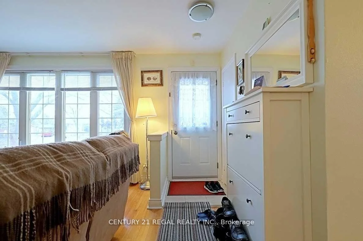 Photo 14 of 9 Guiness Avenue, Etobicoke, West Humber-Clairville — HOMEH