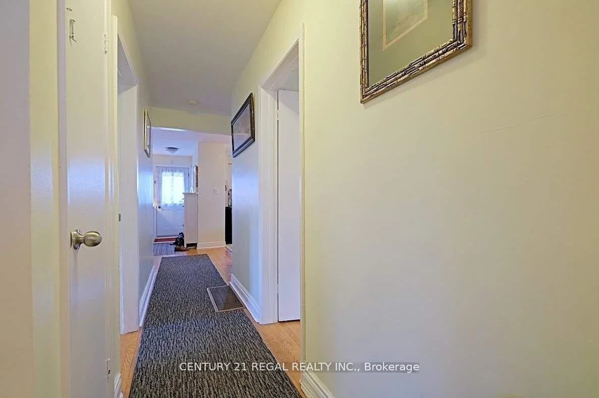 Photo 24 of 9 Guiness Avenue, Etobicoke, West Humber-Clairville — HOMEH