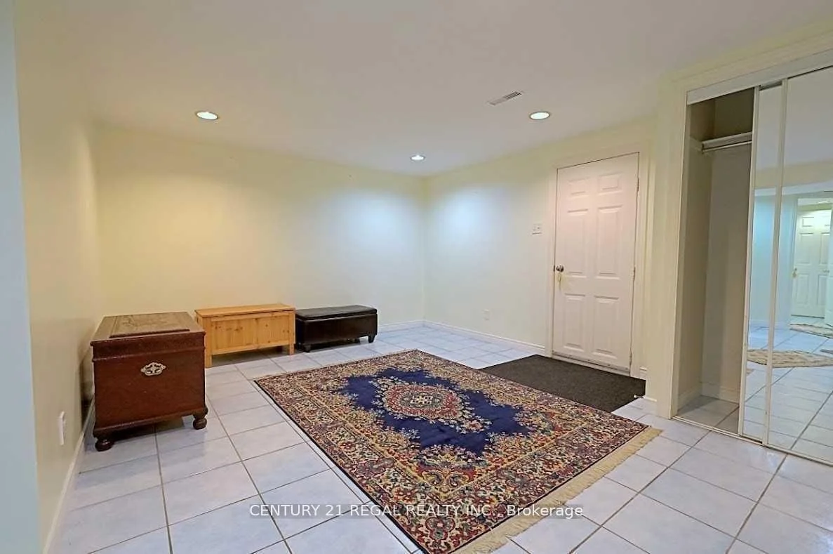 Photo 26 of 9 Guiness Avenue, Etobicoke, West Humber-Clairville — HOMEH