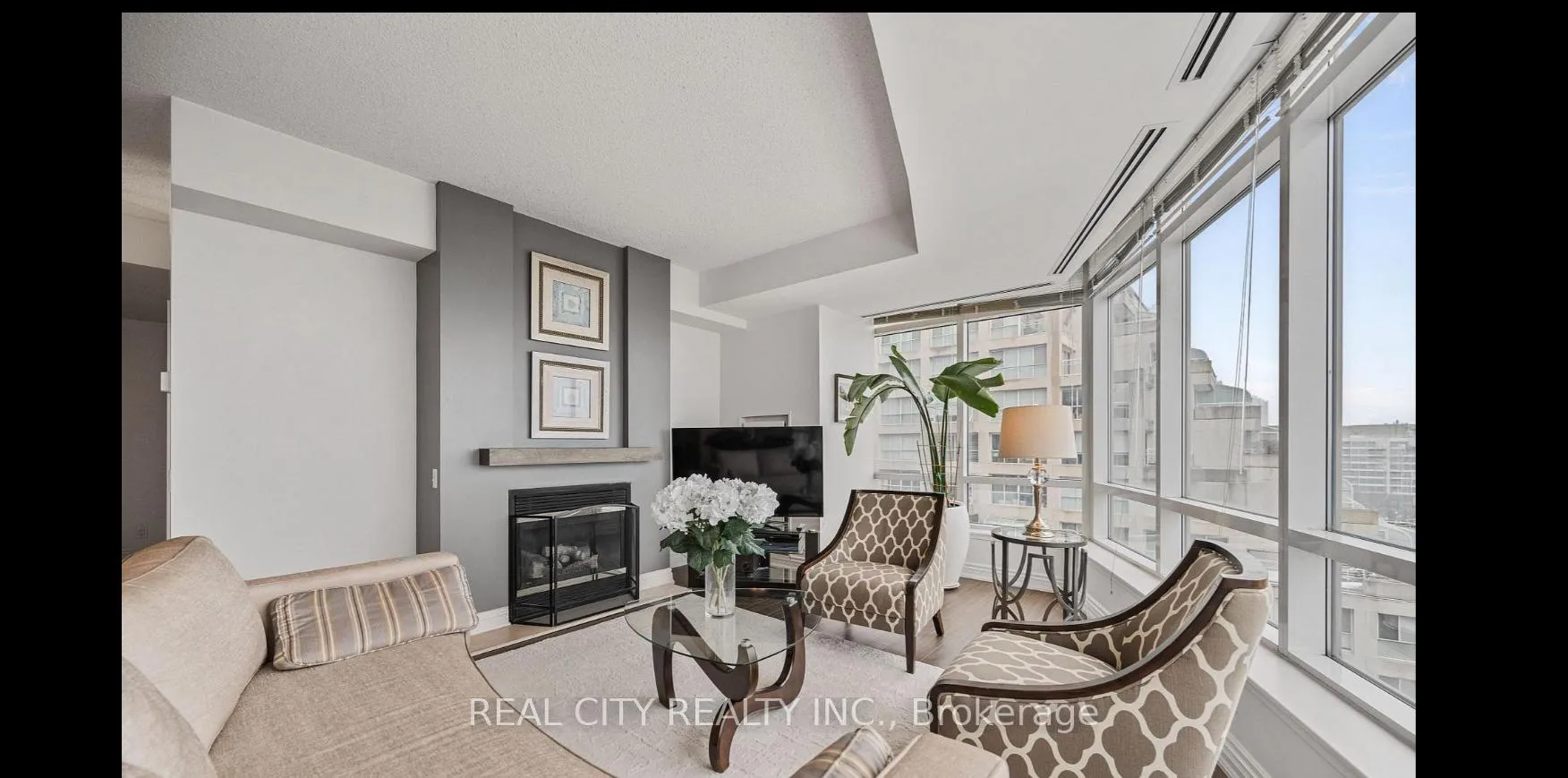 Photo 4 of Unit 801E, 500 Queens Quay W, Toronto, Waterfront Communities — HOMEH