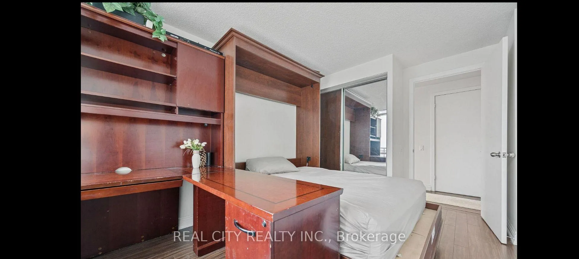 Photo 12 of Unit 801E, 500 Queens Quay W, Toronto, Waterfront Communities — HOMEH