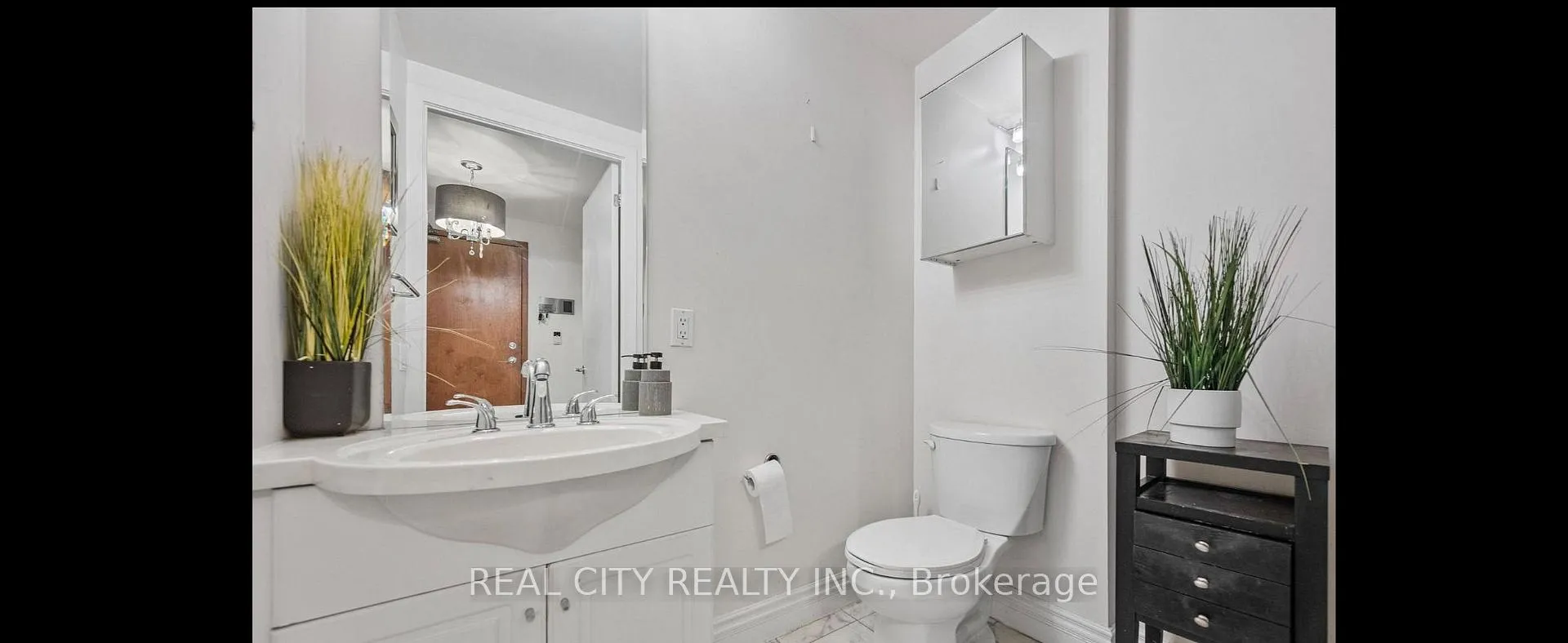 Photo 17 of Unit 801E, 500 Queens Quay W, Toronto, Waterfront Communities — HOMEH