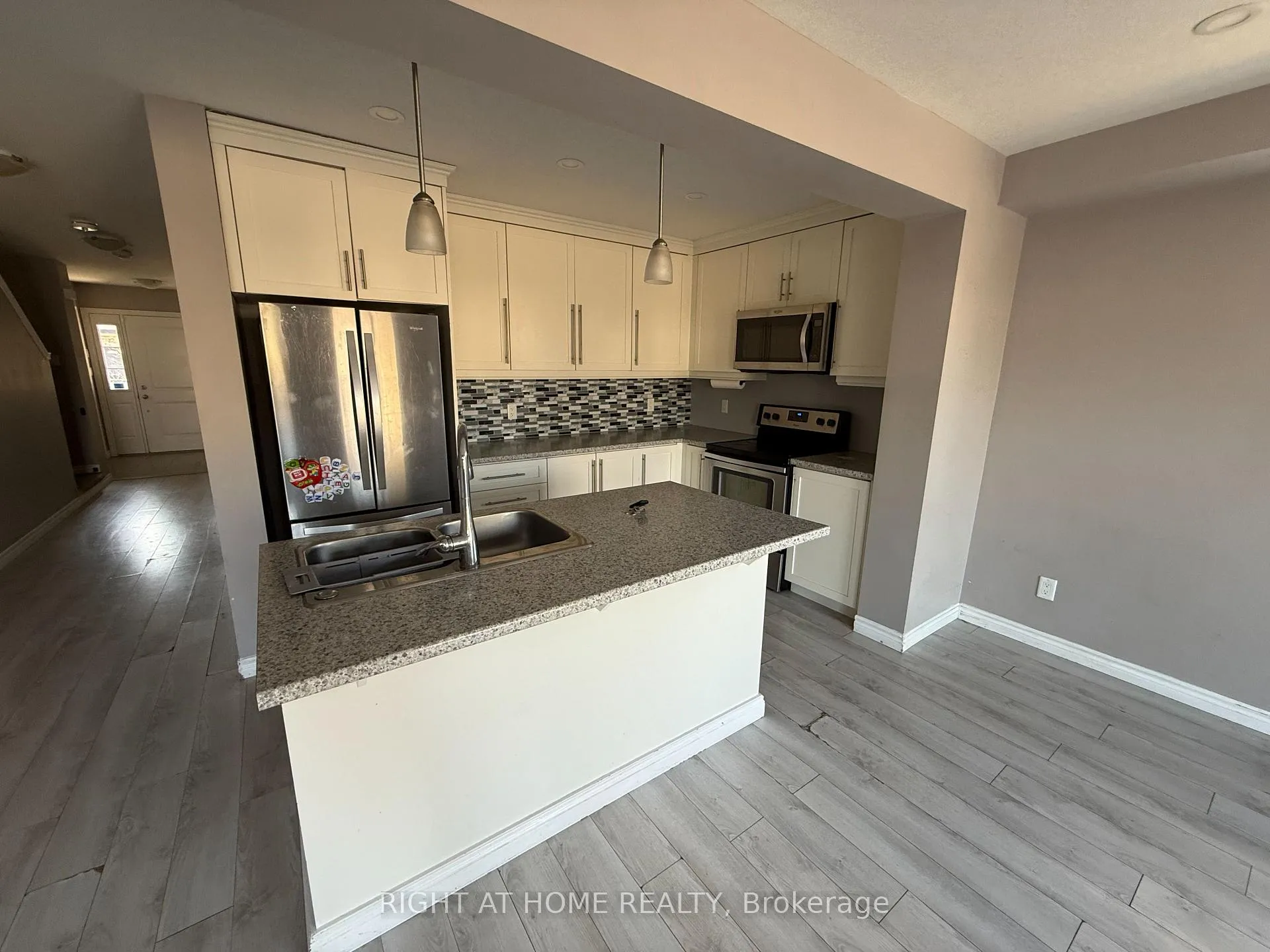 Photo 7 of 133 Templewood Drive, Kitchener, Brigadoon — HOMEH