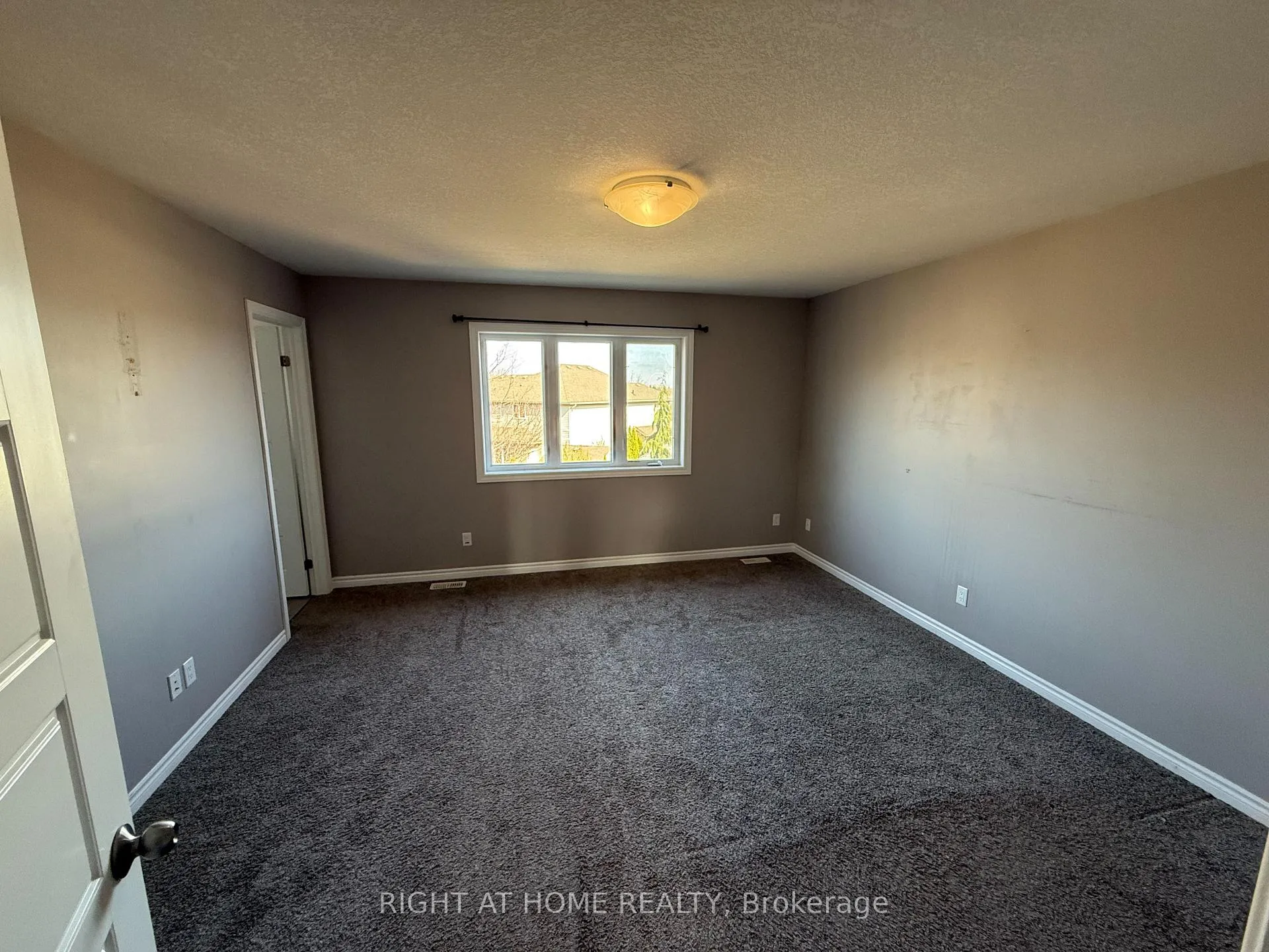 Photo 27 of 133 Templewood Drive, Kitchener, Brigadoon — HOMEH