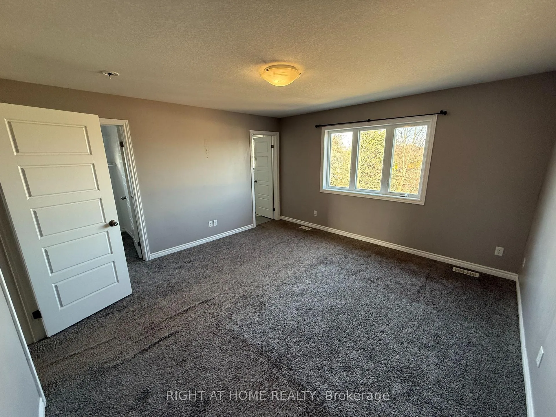 Photo 28 of 133 Templewood Drive, Kitchener, Brigadoon — HOMEH