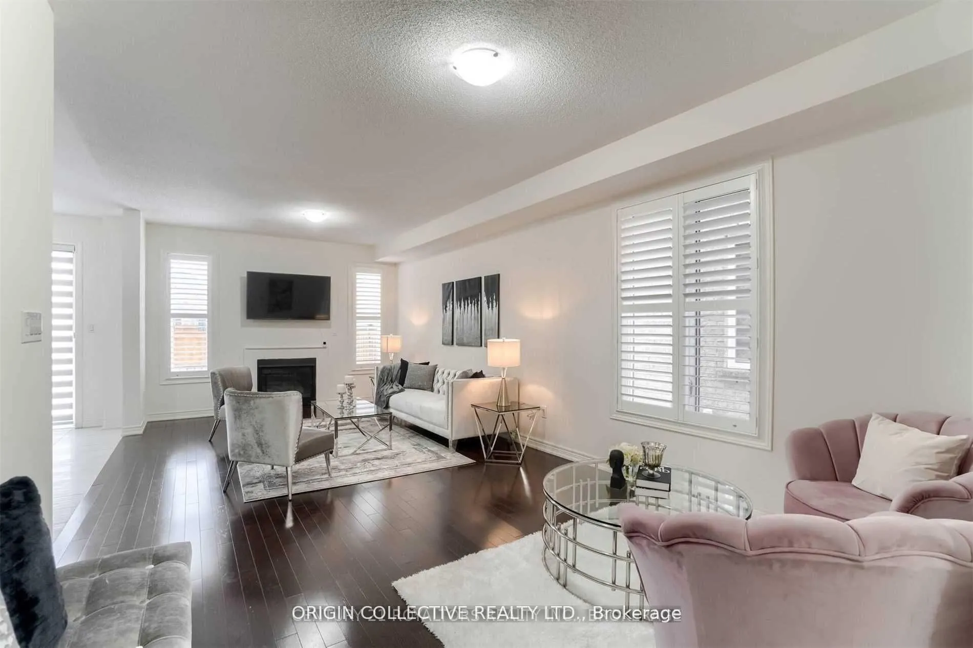 Photo 2 of 15 Germain Circle, Brampton, Credit Valley — HOMEH