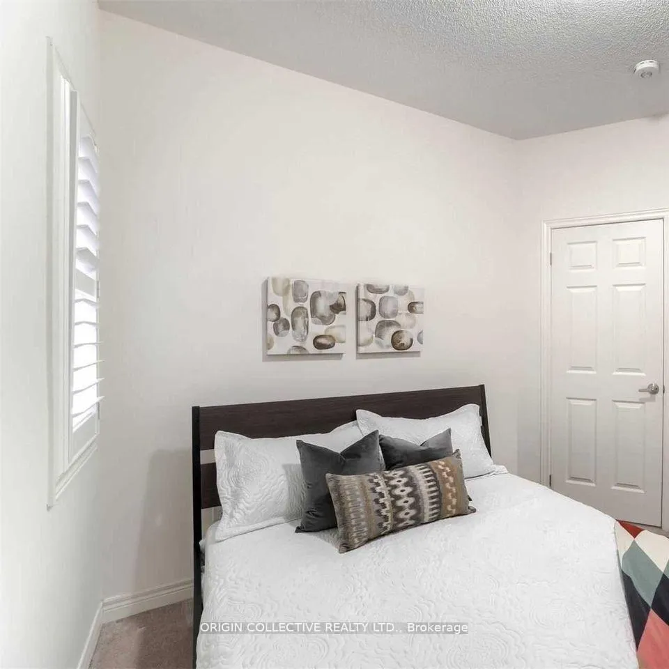 Photo 9 of 15 Germain Circle, Brampton, Credit Valley — HOMEH