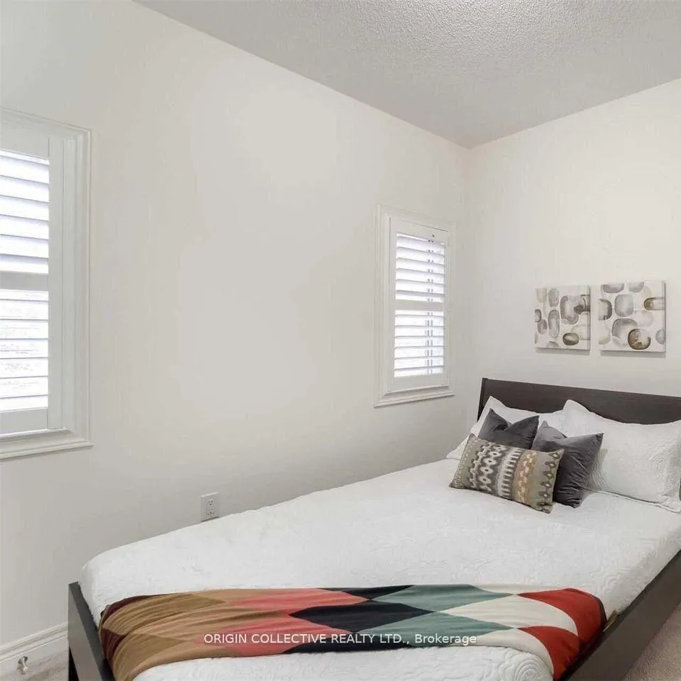 Photo 10 of 15 Germain Circle, Brampton, Credit Valley — HOMEH