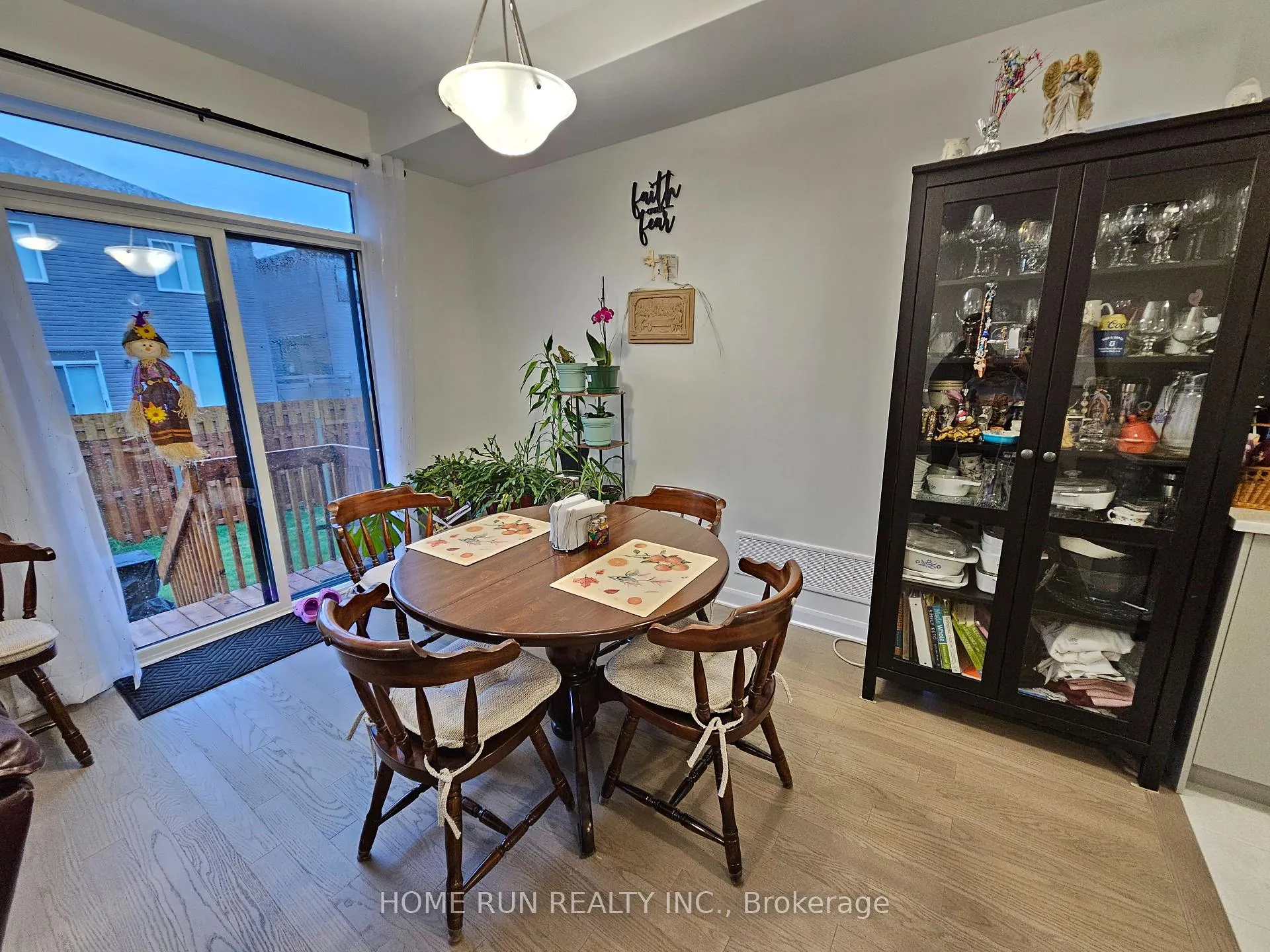 Photo 5 of 948 Eileen Vollick Crescent, Ottawa, Kanata - Morgan's Grant/South March — HOMEH