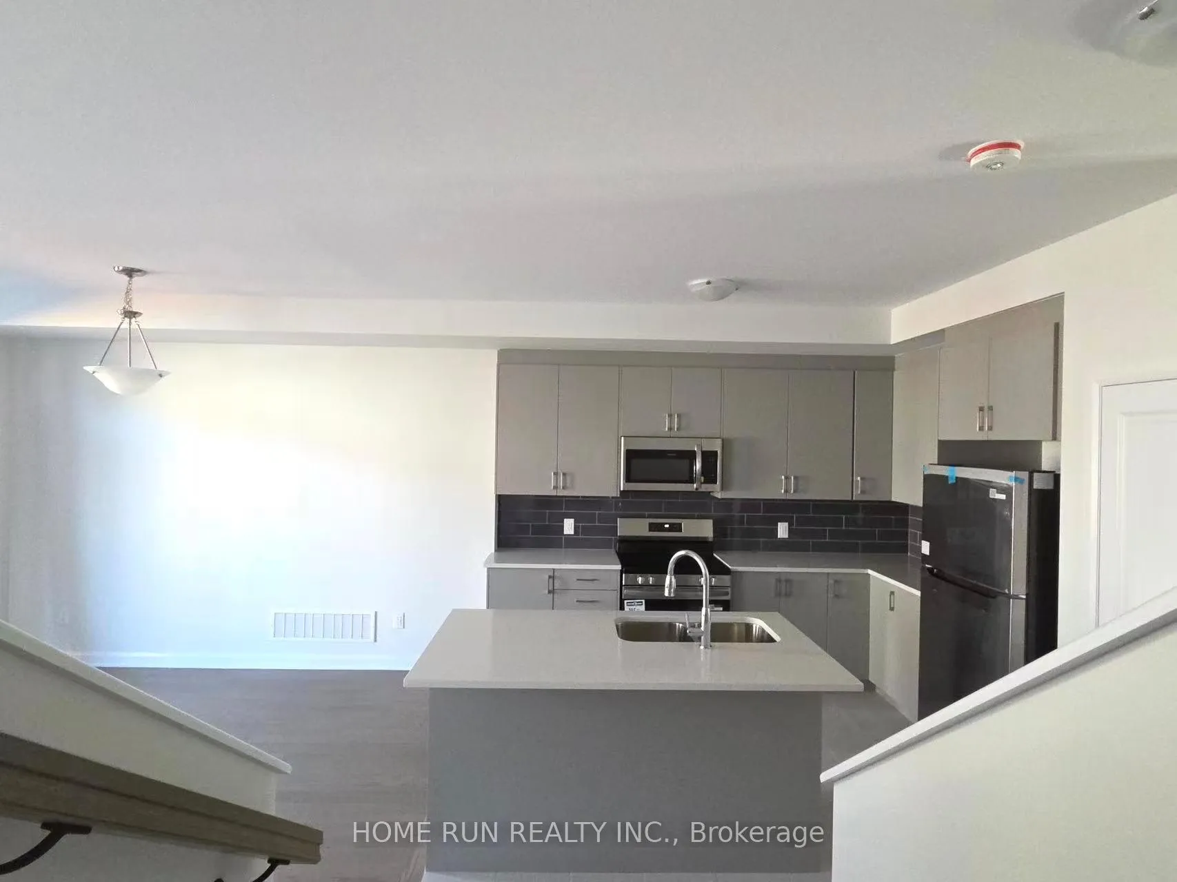 Photo 6 of 948 Eileen Vollick Crescent, Ottawa, Kanata - Morgan's Grant/South March — HOMEH