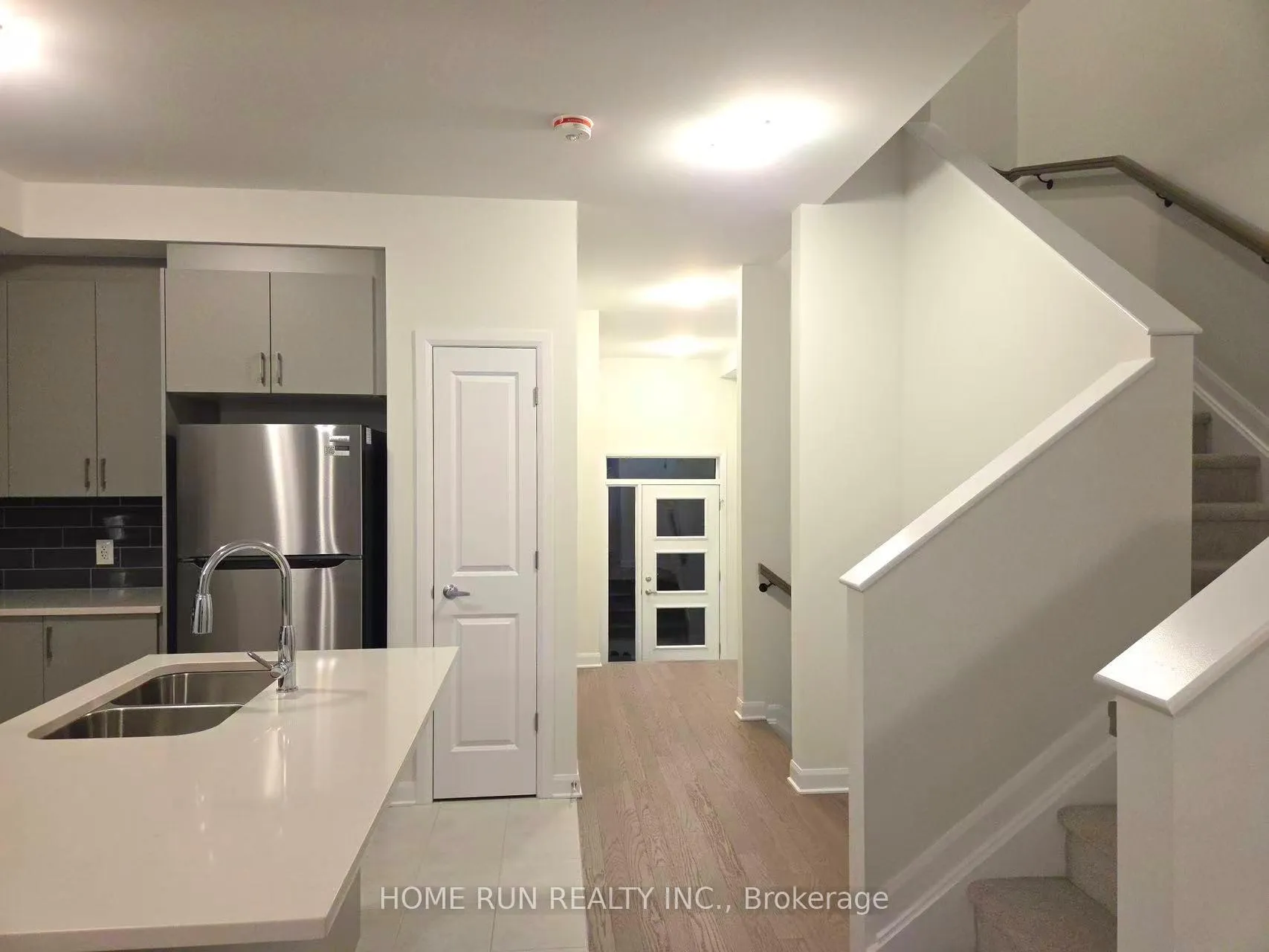 Photo 8 of 948 Eileen Vollick Crescent, Ottawa, Kanata - Morgan's Grant/South March — HOMEH