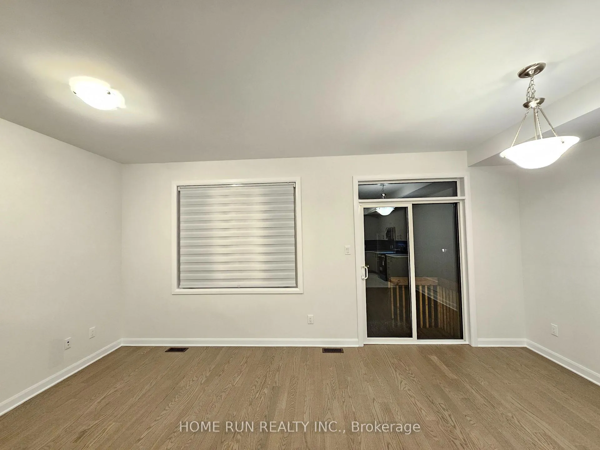 Photo 11 of 948 Eileen Vollick Crescent, Ottawa, Kanata - Morgan's Grant/South March — HOMEH
