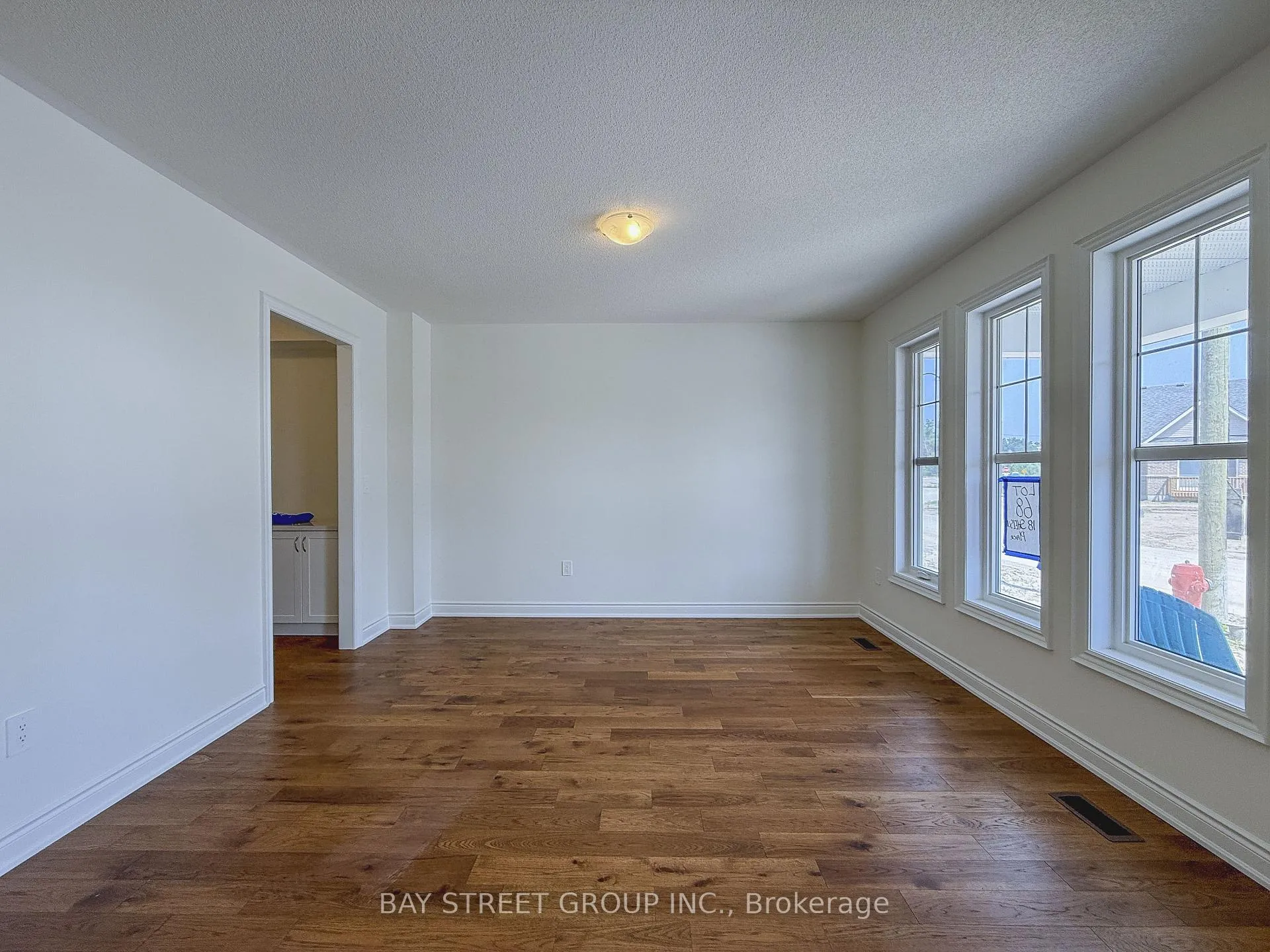 Photo 4 of 18 Shelson Place, Georgina, Sutton & Jackson's Point — HOMEH