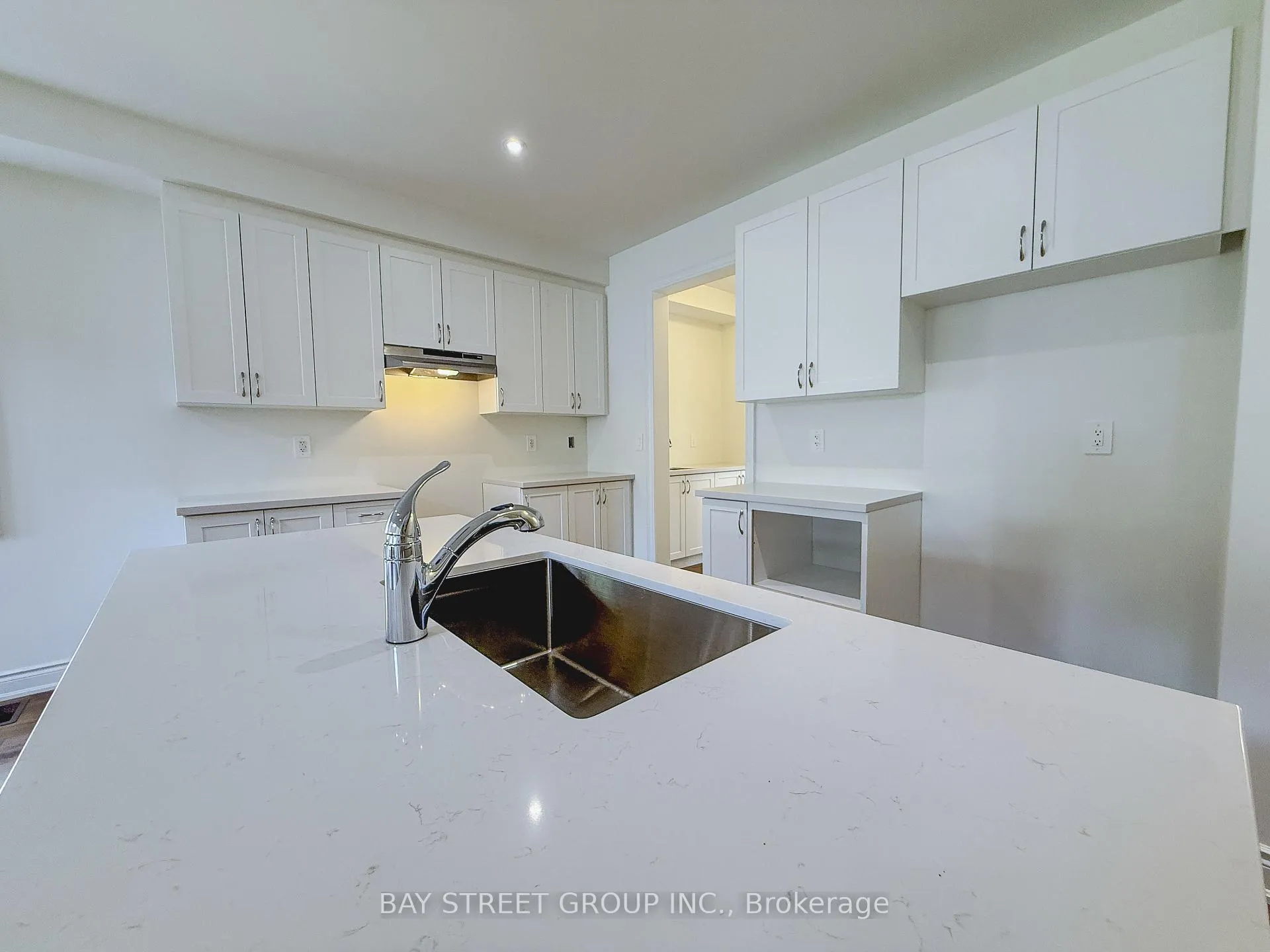 Photo 10 of 18 Shelson Place, Georgina, Sutton & Jackson's Point — HOMEH