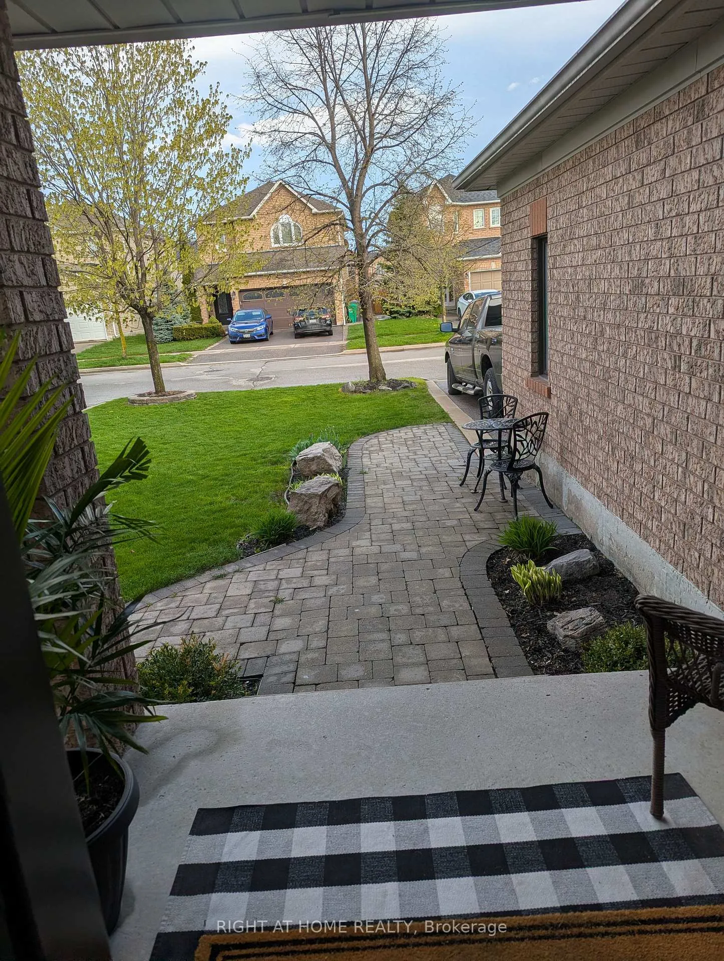 Photo 1 of 12 Frustac Trail, Caledon, Bolton East — HOMEH