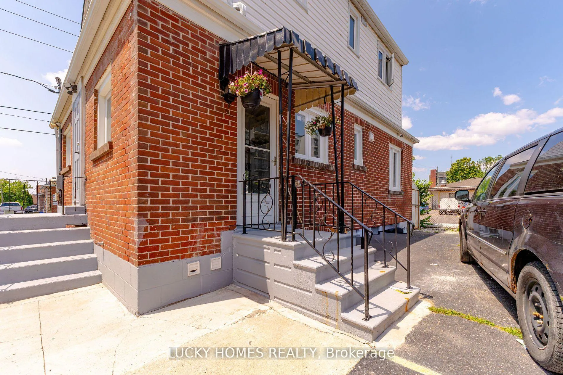 Photo 3 of 157 Centre Street S, Oshawa, Central — HOMEH