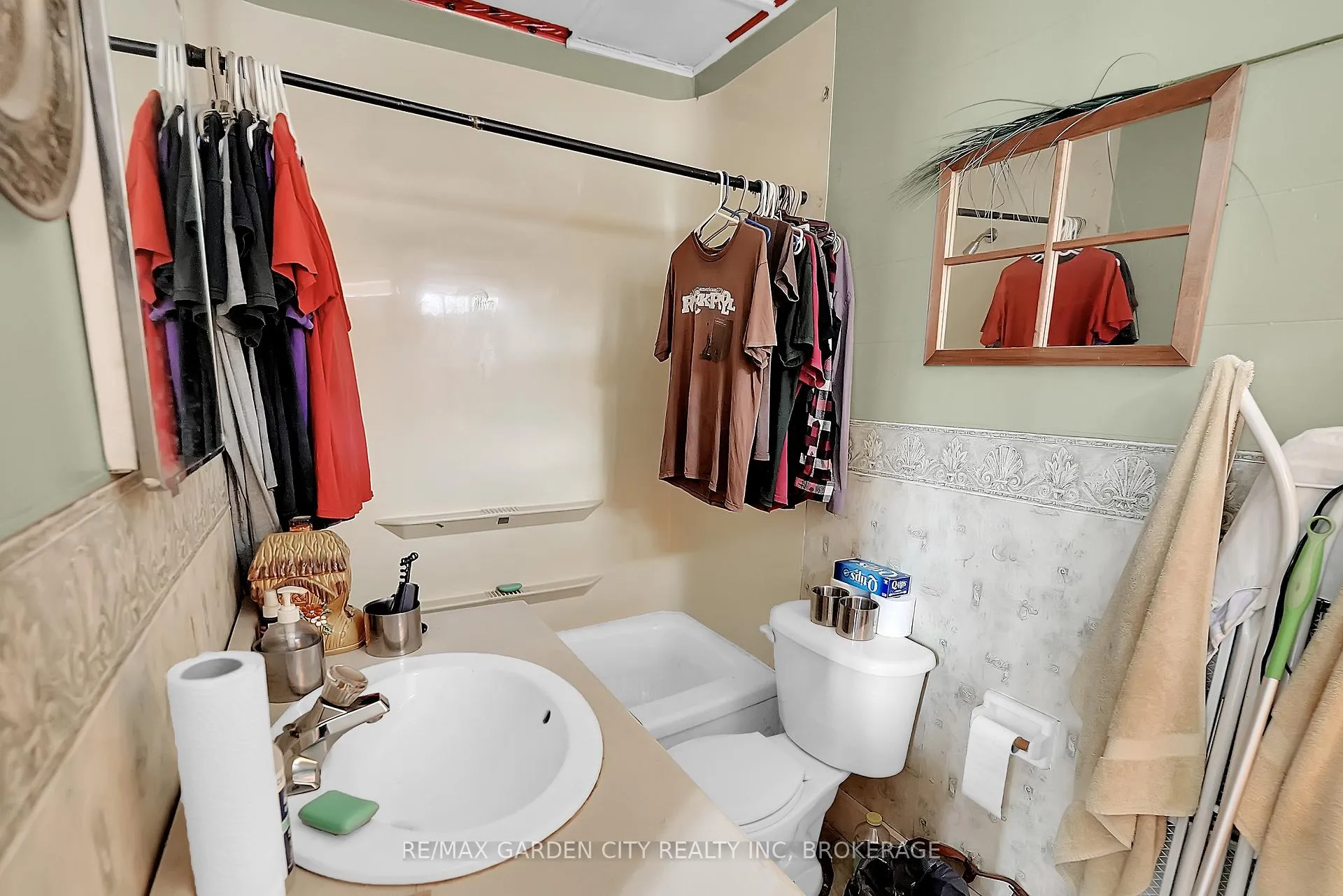 Photo 31 of 213 Geneva Street, St. Catharines, Downtown — HOMEH