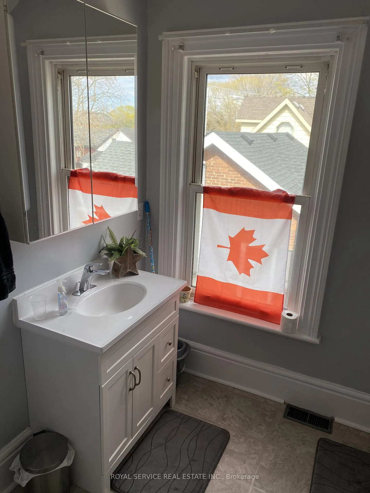Photo 11 of Unit Upper, 105 Havelock Street, Cobourg — HOMEH